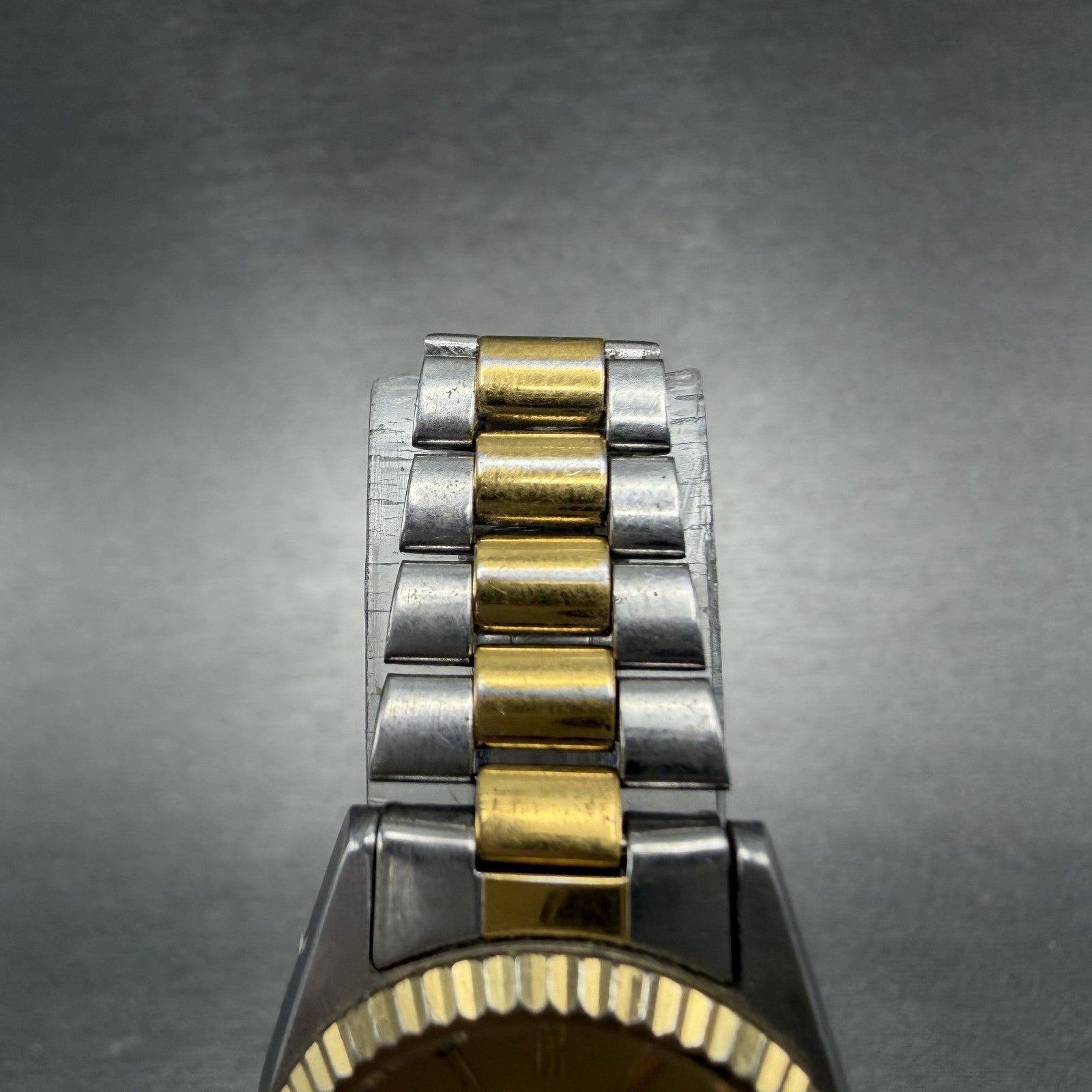 Seiko SQ Watch Women 24mm Gold Dial Two Tone Daydate Round 3E23-0A60 New Batt YU4