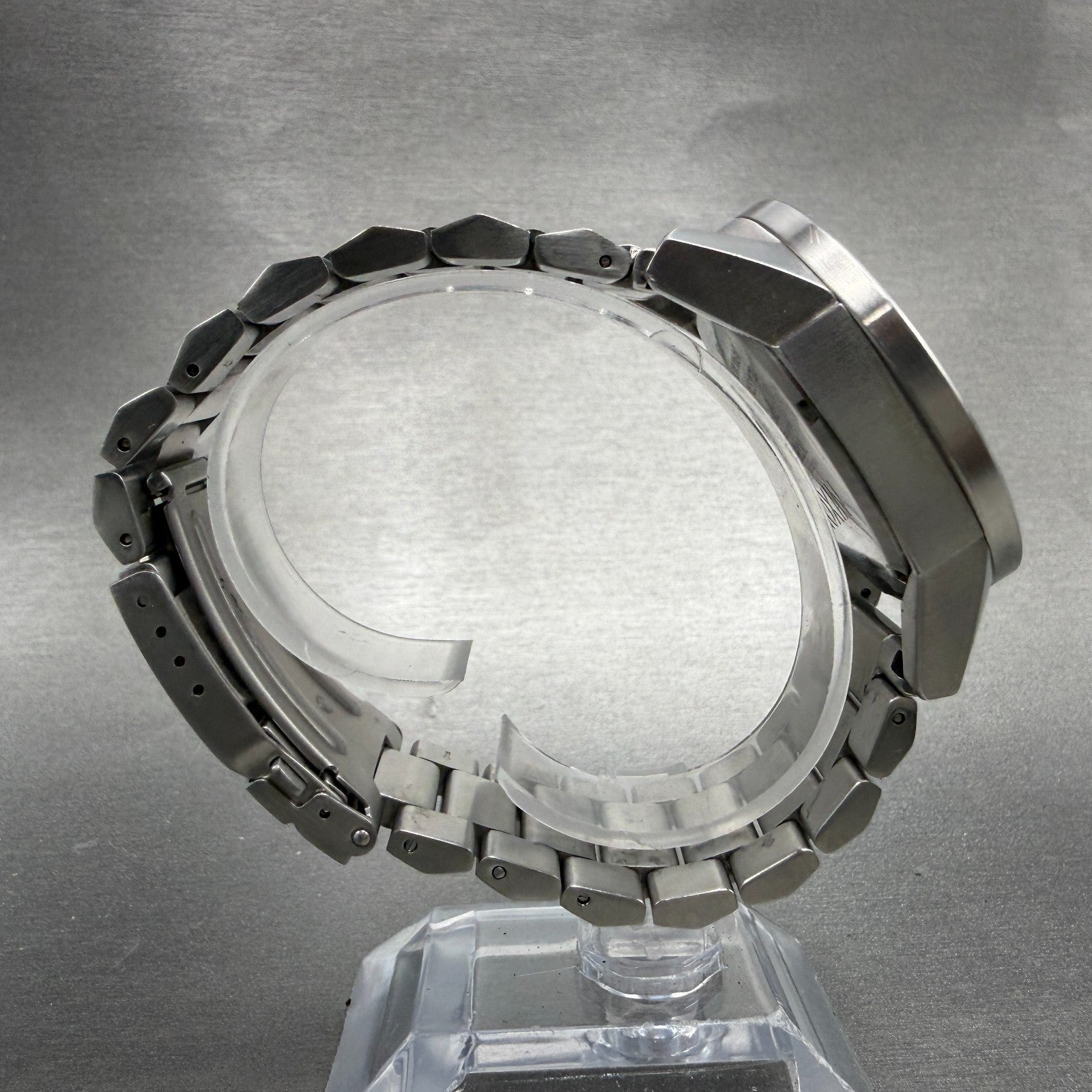 Nixon The Private Watch Men 42mm Black Dial Silver Tone Round Bracelet New Batt8