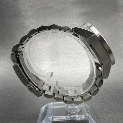 Nixon The Private Watch Men 42mm Black Dial Silver Tone Round Bracelet New Batt8