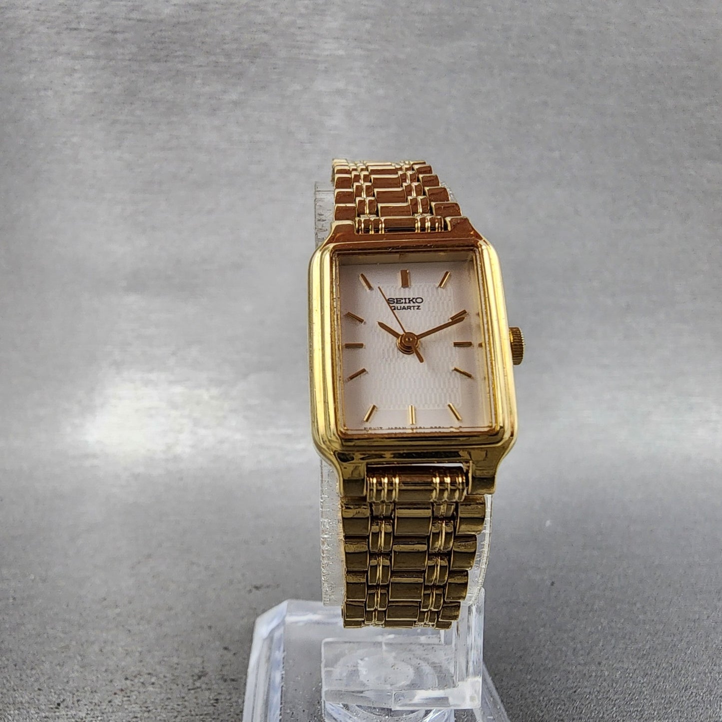 Seiko Tank Watch Women 18mm White Dial Gold Tone Rectangle V4015129 New Battery5