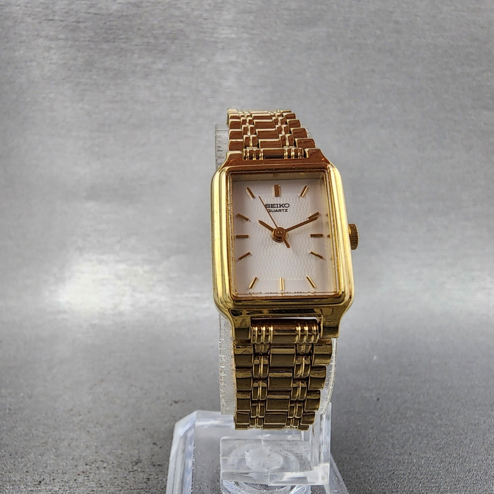 Seiko Tank Watch Women 18mm White Dial Gold Tone Rectangle V4015129 New Battery5