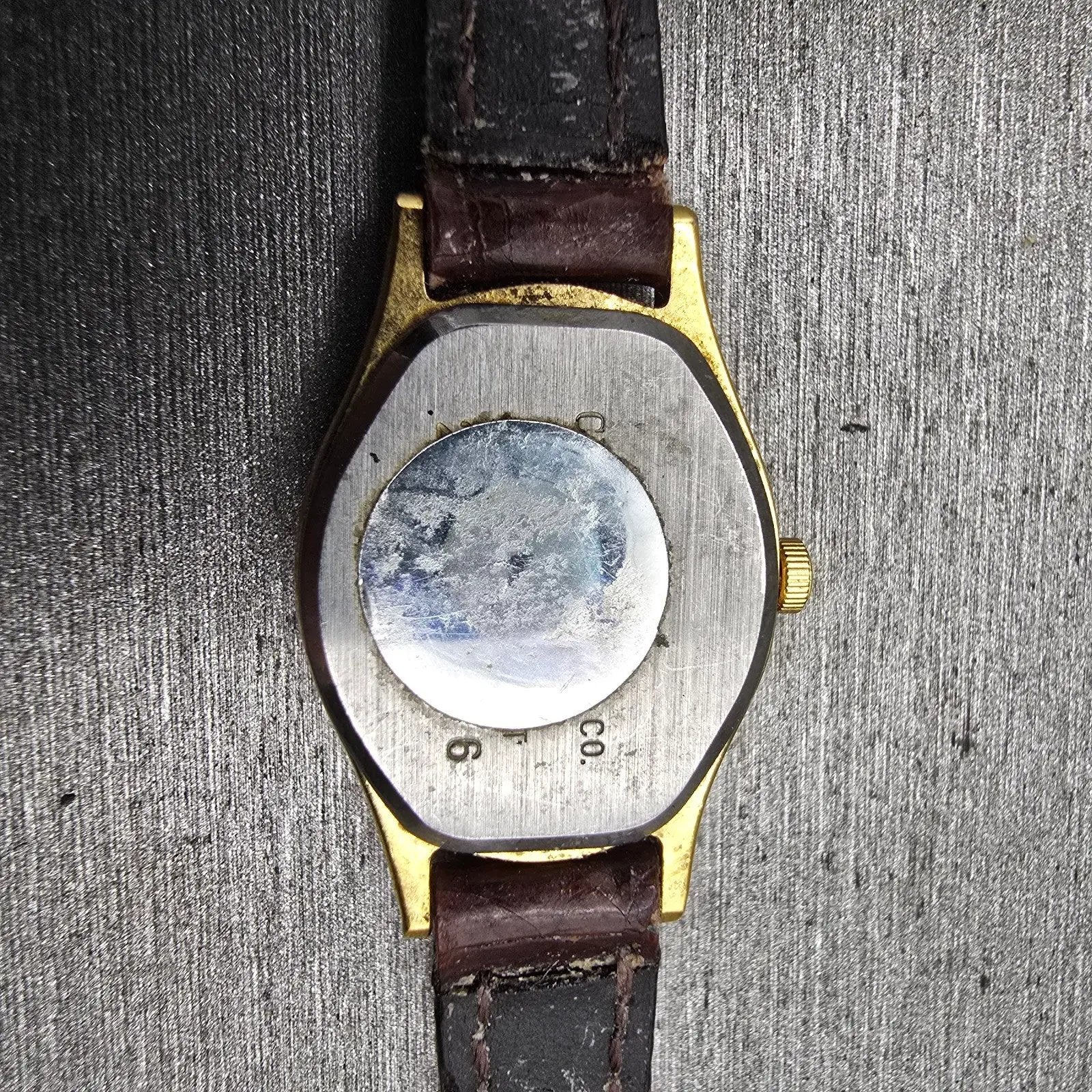 Citizen CQ Watch Women 18mm Gold Dial Gold Tone Oval 5930 New Battery Vintage10