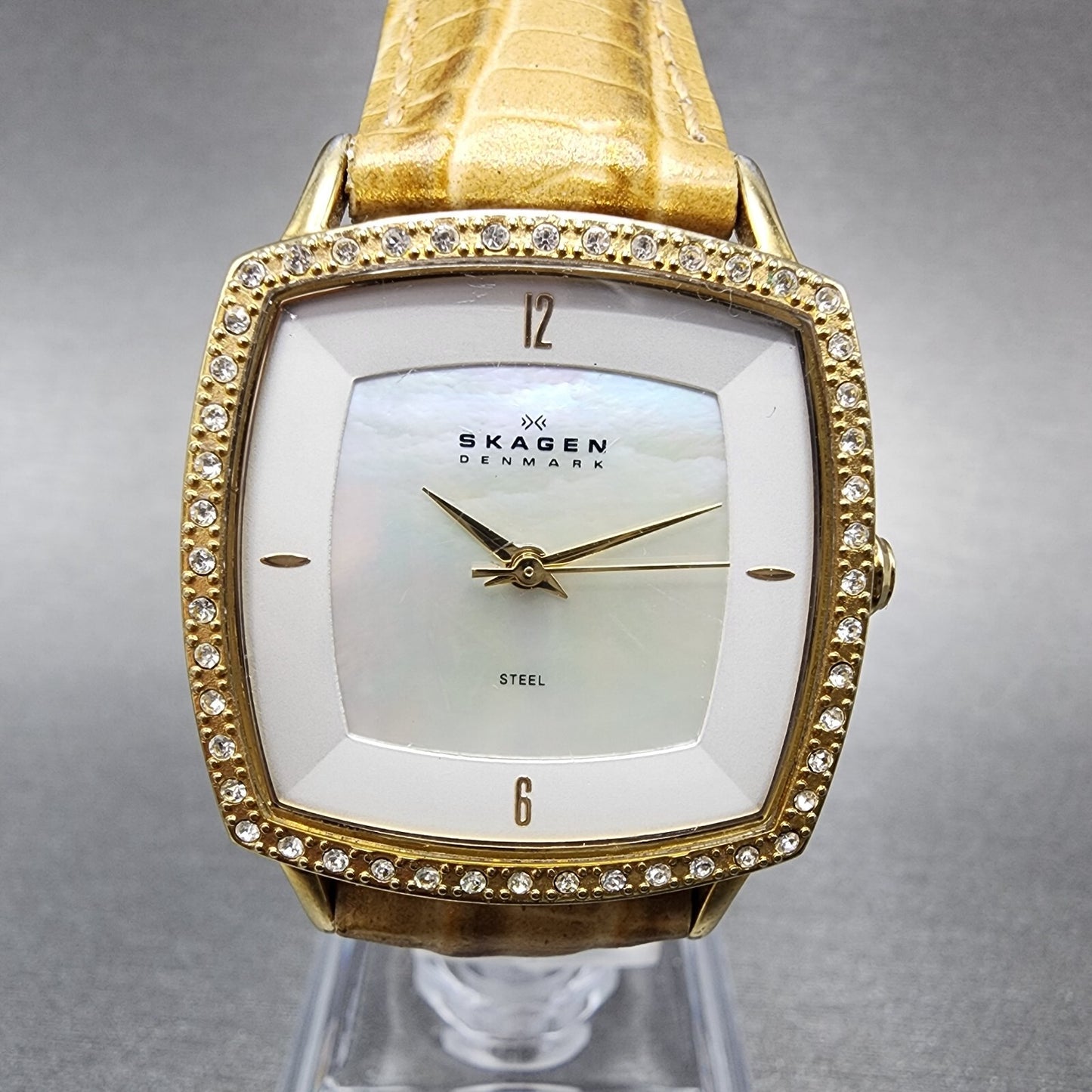 Skagen Watch Women 28mm MOP Dial Gold Tone Rectangle MK348SGL8B New Battery