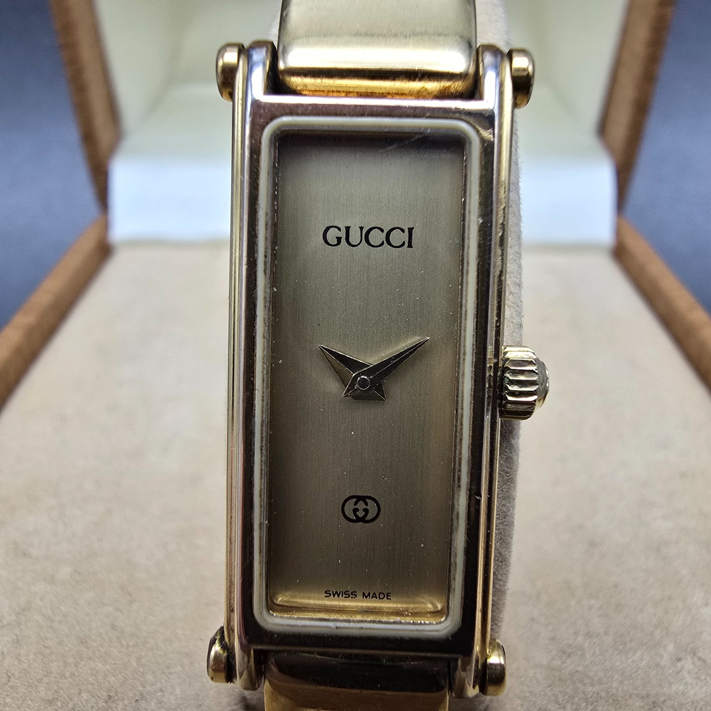 Gucci 1500L Tank Watch Women 13mm Champagne Dial Gold Tone Rectangle New Bat Box1