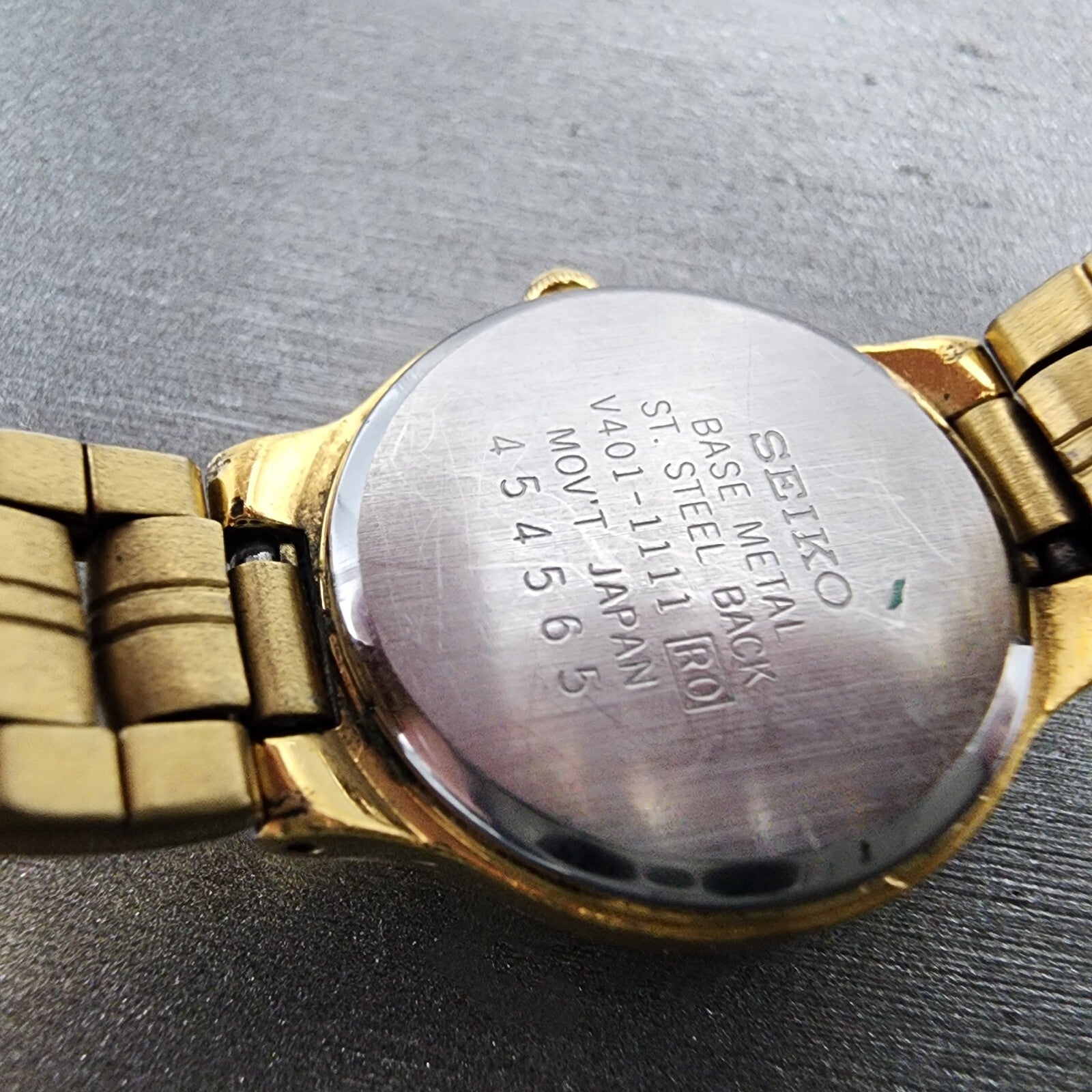 Seiko Watch Women 21mm Black Dial Gold Tone Round V4011111 New Battery9