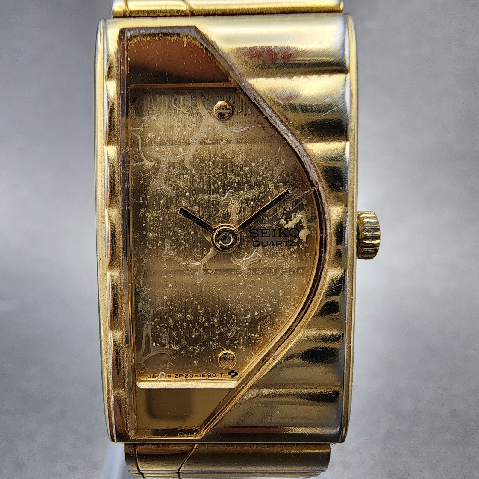 Seiko Half Moon Watch Women 17mm Champagne Dial Gold Tone 2p205j99 New Battery1