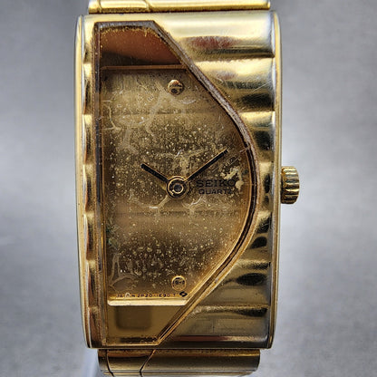 Seiko Half Moon Watch Women 17mm Champagne Dial Gold Tone 2p205j99 New Battery1