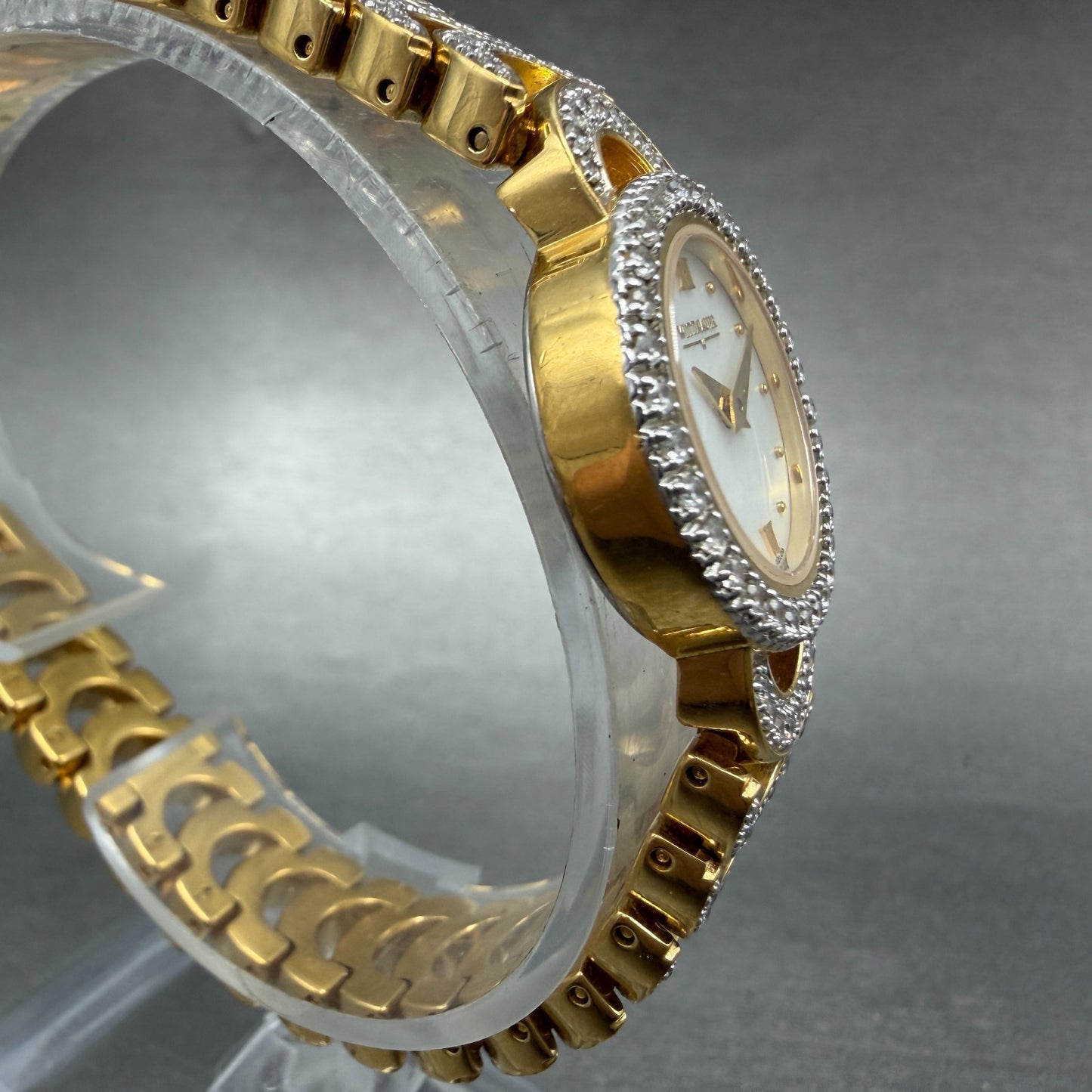Wittnauer Watch Women 22mm MOP Dial Gold Tone Round Crystal Accents New Battery3