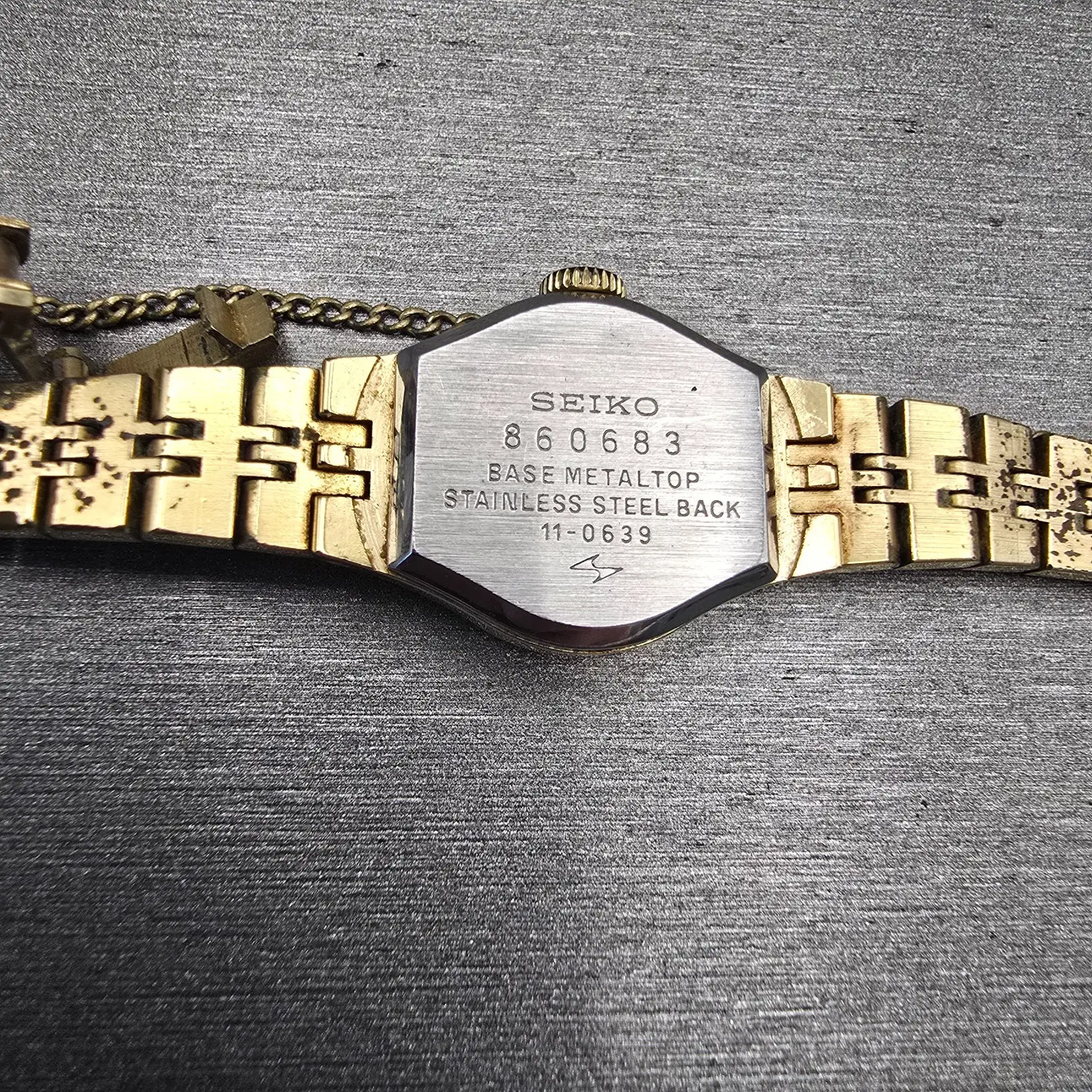 Seiko Watch Women 17mm Gold Dial Gold Tone Round 11-0639 Manual Wind Works VTG10