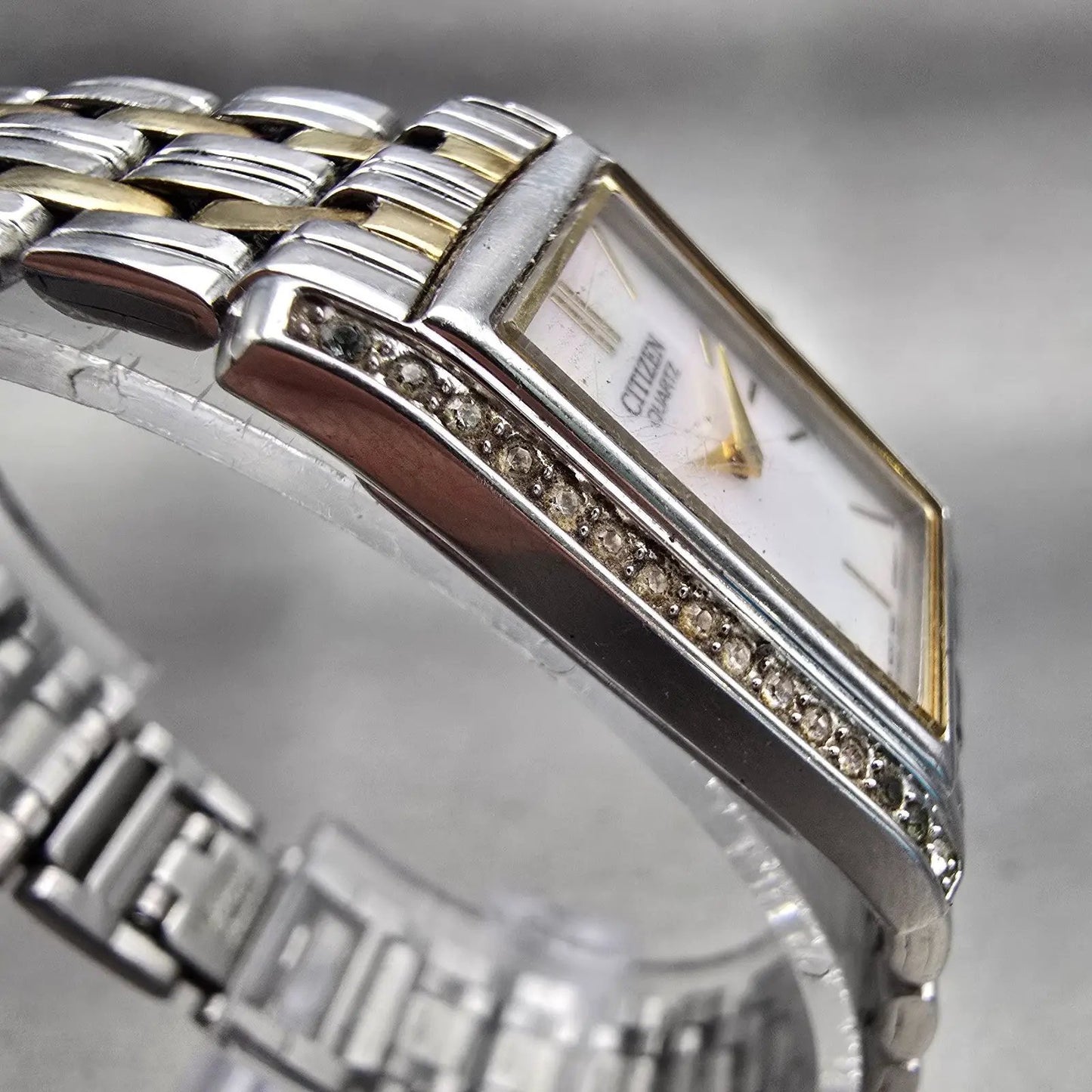 Citizen Watch Women 19mm MOP Dial Two Tone Gemmed 5920-S063883 New Battery VTG3