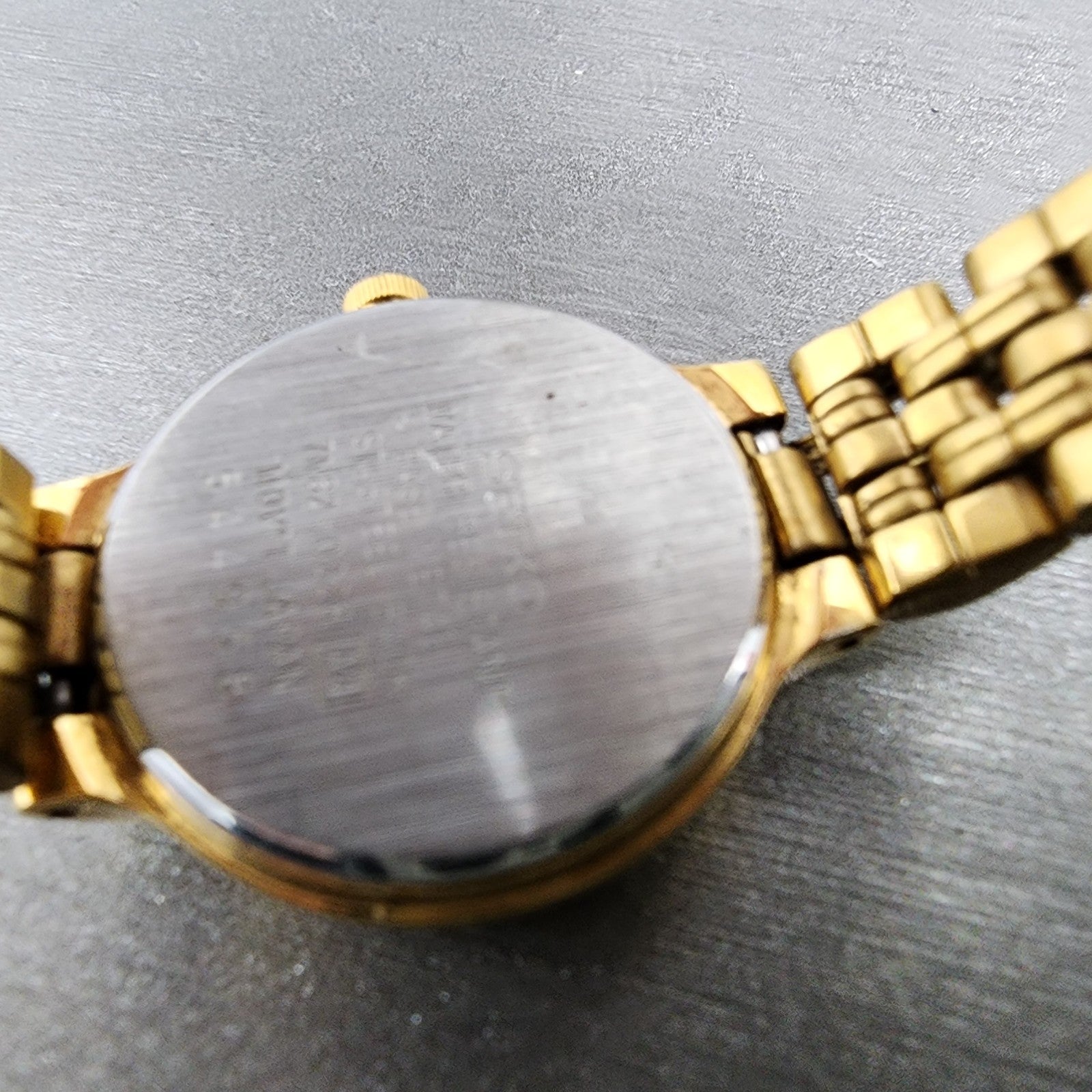 Seiko Watch Women 23mm Champagne Dial Gold Tone Date Round 7N820228 New Battery9