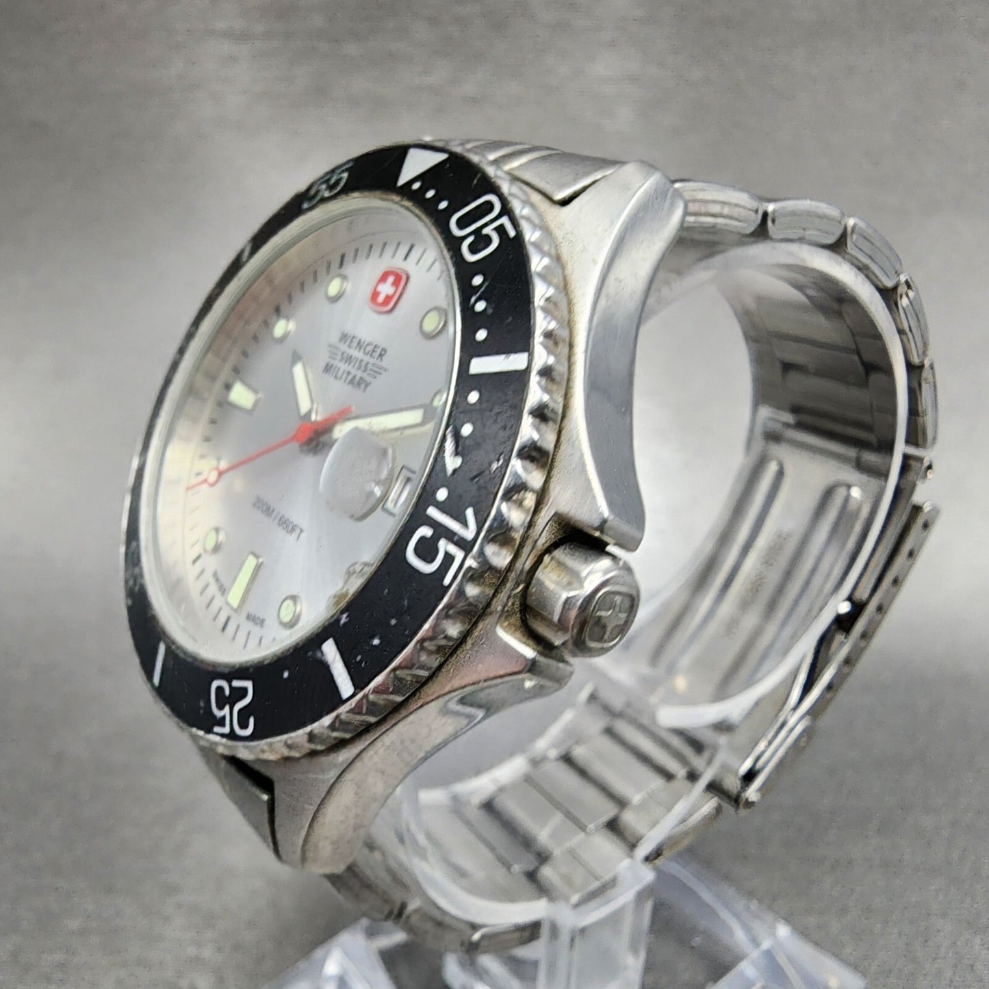 Wenger Swiss Military Dive Watch Men 39mm Silver Dial Steel Date Round New Batt