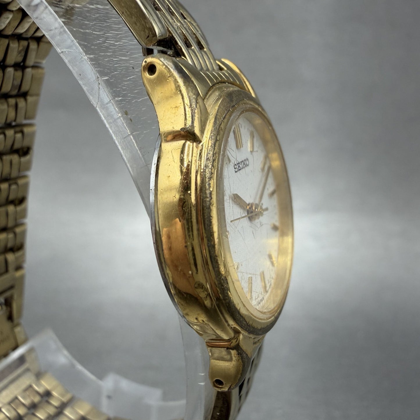 Seiko Watch Women 25mm White Dial Gold Tone Round V7011930 New Battery3