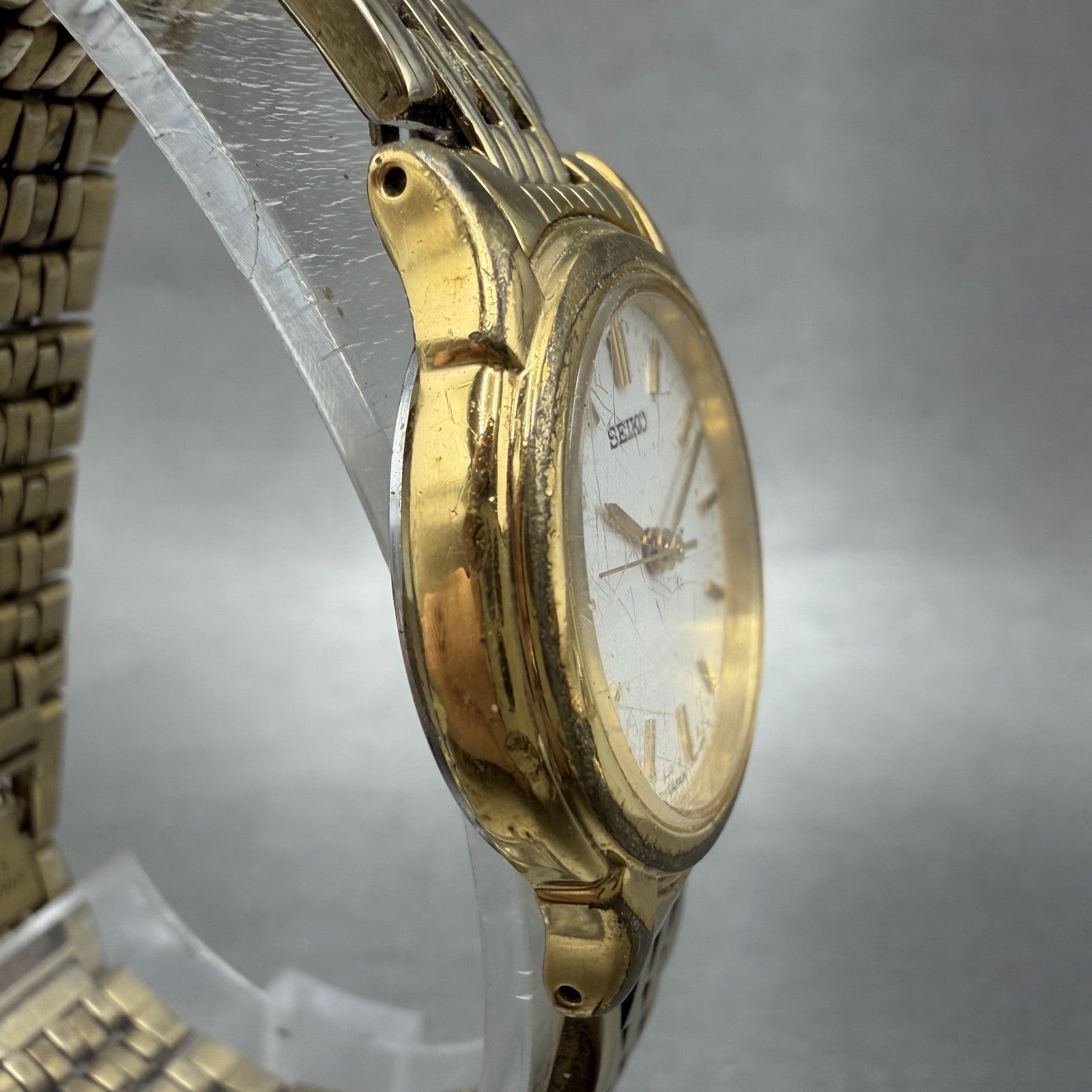 Seiko Watch Women 25mm White Dial Gold Tone Round V7011930 New Battery3