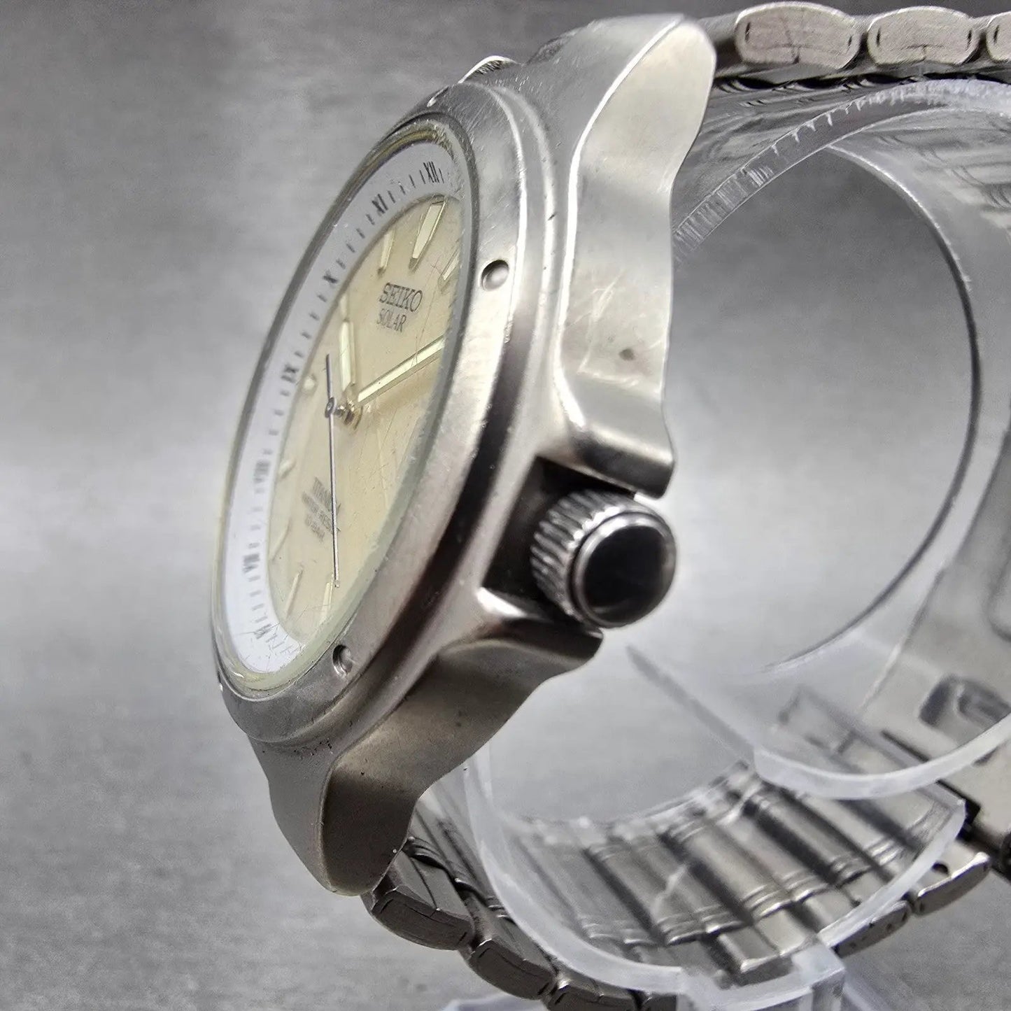 Seiko Solar Watch Men 35mm Cream Dial Titanium Date Round 5K25-0A20 Runs2