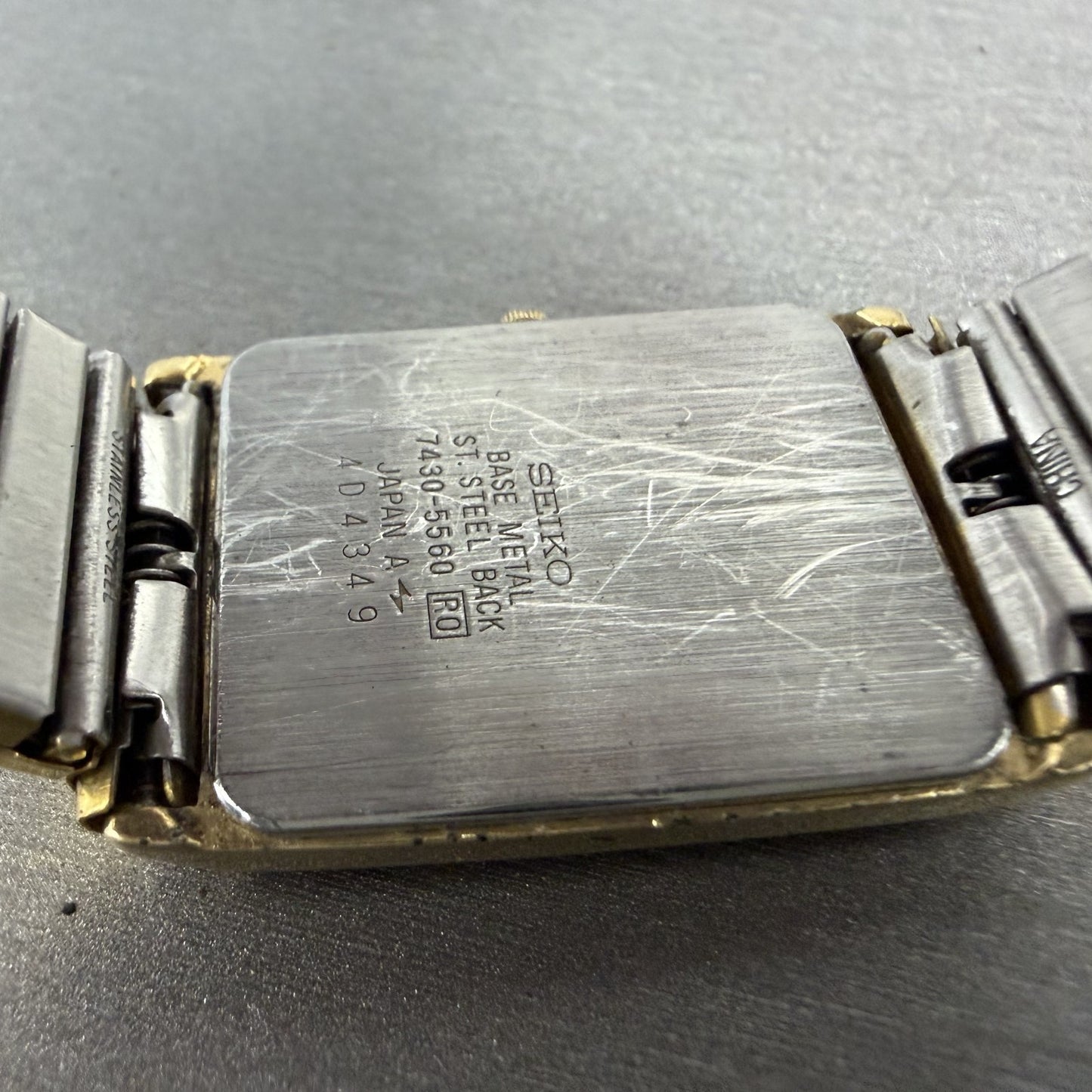 Seiko Tank Watch Men 25mm Champagne Dial Gold Tone Rectangle 7430-5560 PARTS10