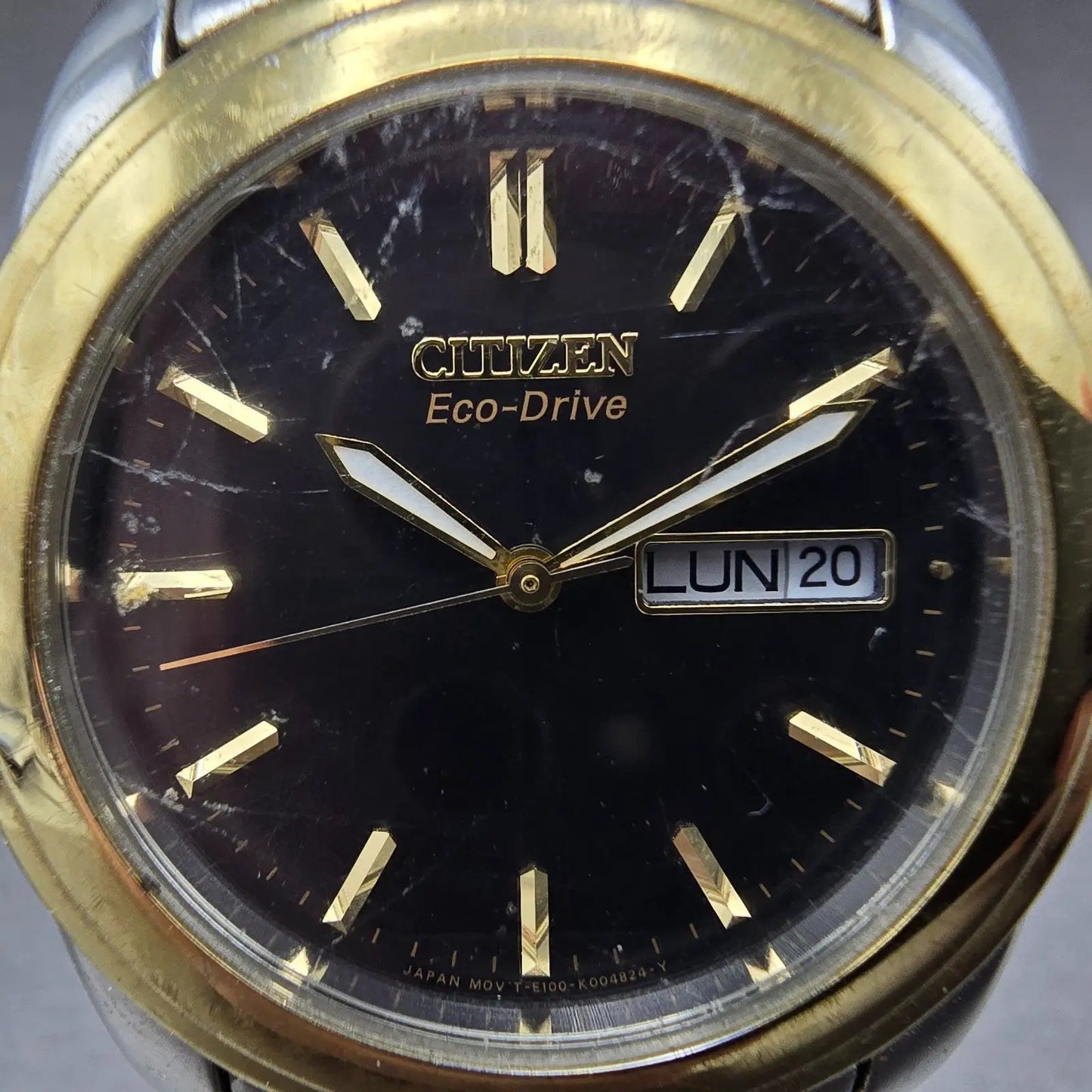 Citizen Eco-Drive Watch Men 35mm Black Dial Two Tone Daydate E100-K003091 Runs L1