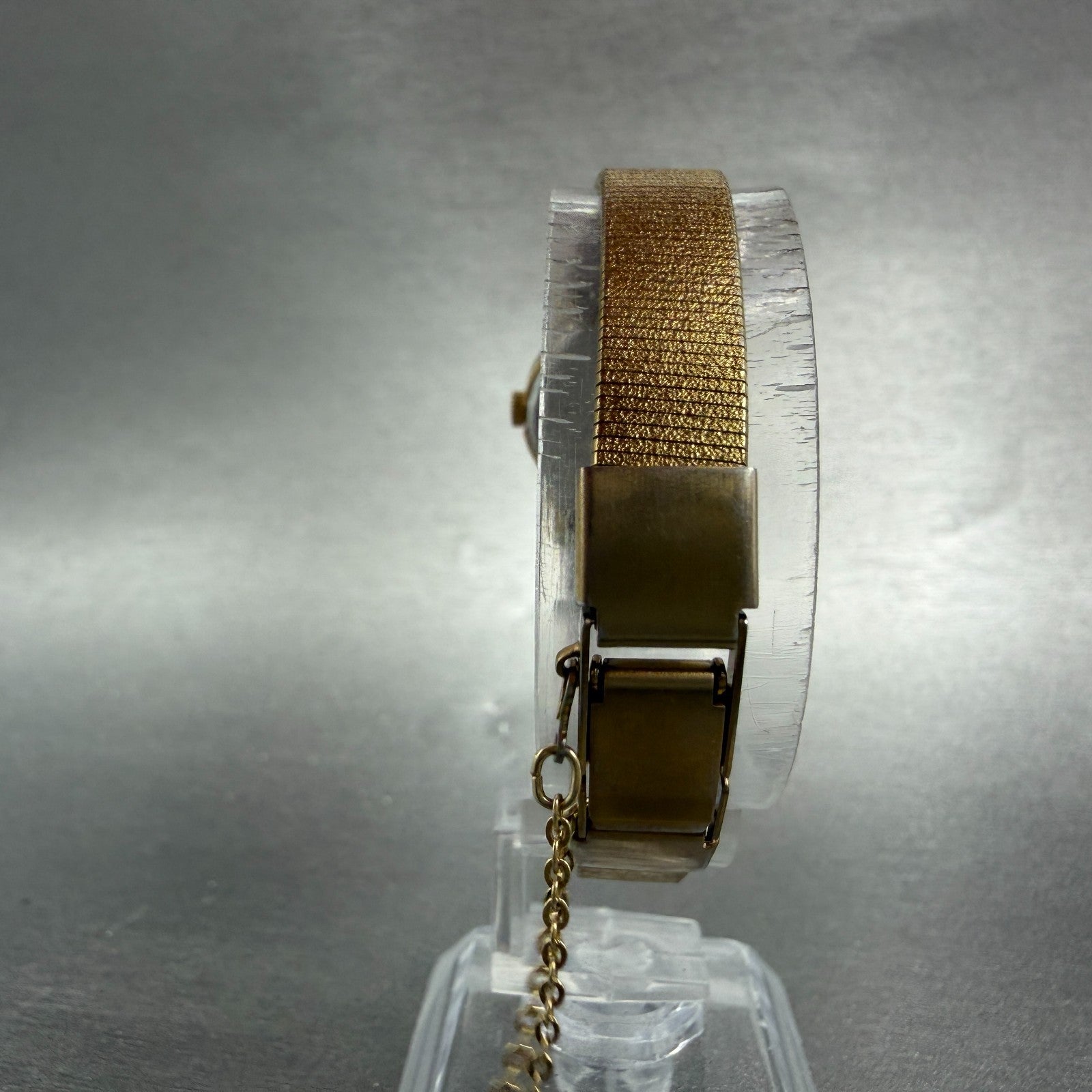 Seiko Watch Women 20mm Black Dial Gold Tone Round 8Y21-0020 New Battery Vintage7