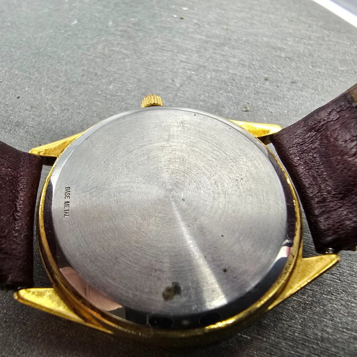 Wittnauer Watch Men 33mmCream Dial Gold Tone Round Date 9514 New Battery9