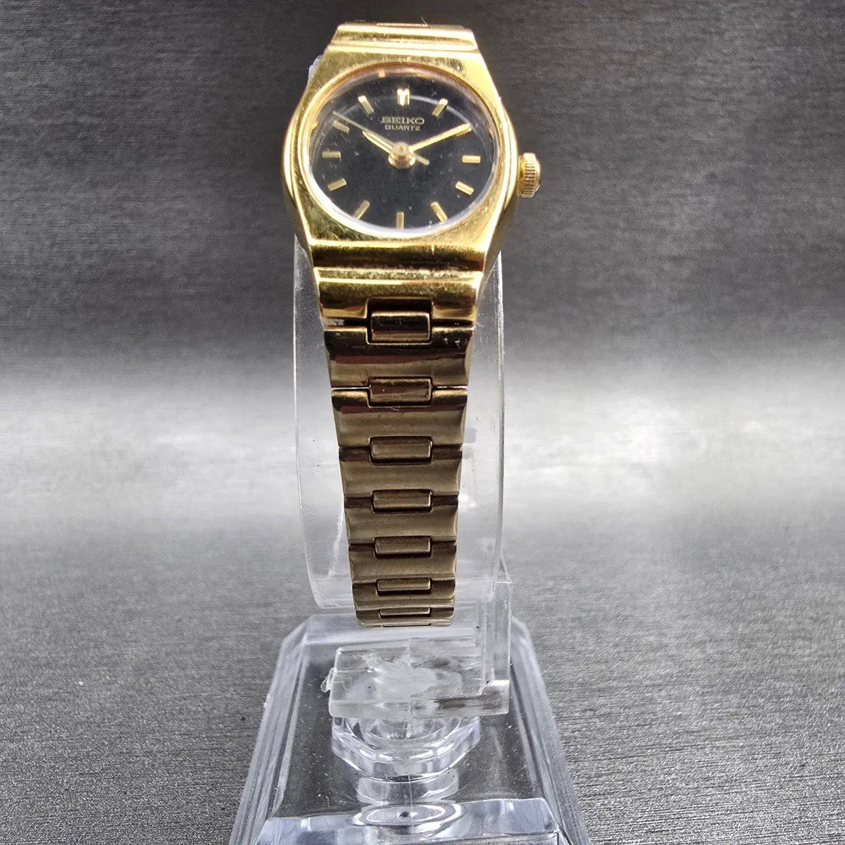 Seiko Watch Women 17mm Black Dial Gold Tone Oval 2Y01-5C89 New Battery Vintage5