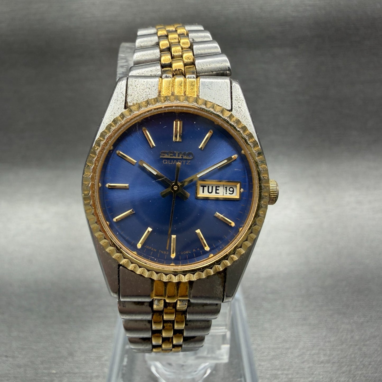 Seiko Watch Women 24mm Blue Dial Two Tone Daydate Round 7N830049 New Batt AB320