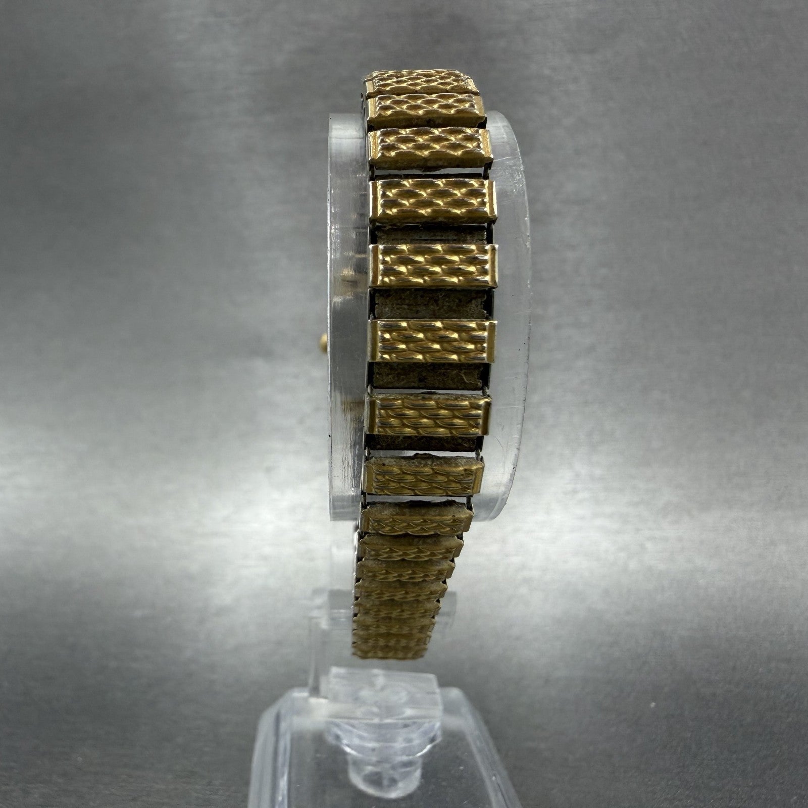 Seiko Watch Women 17mm Champagne Dial Gold Tone Rectangle 2y005b49 New Battery7