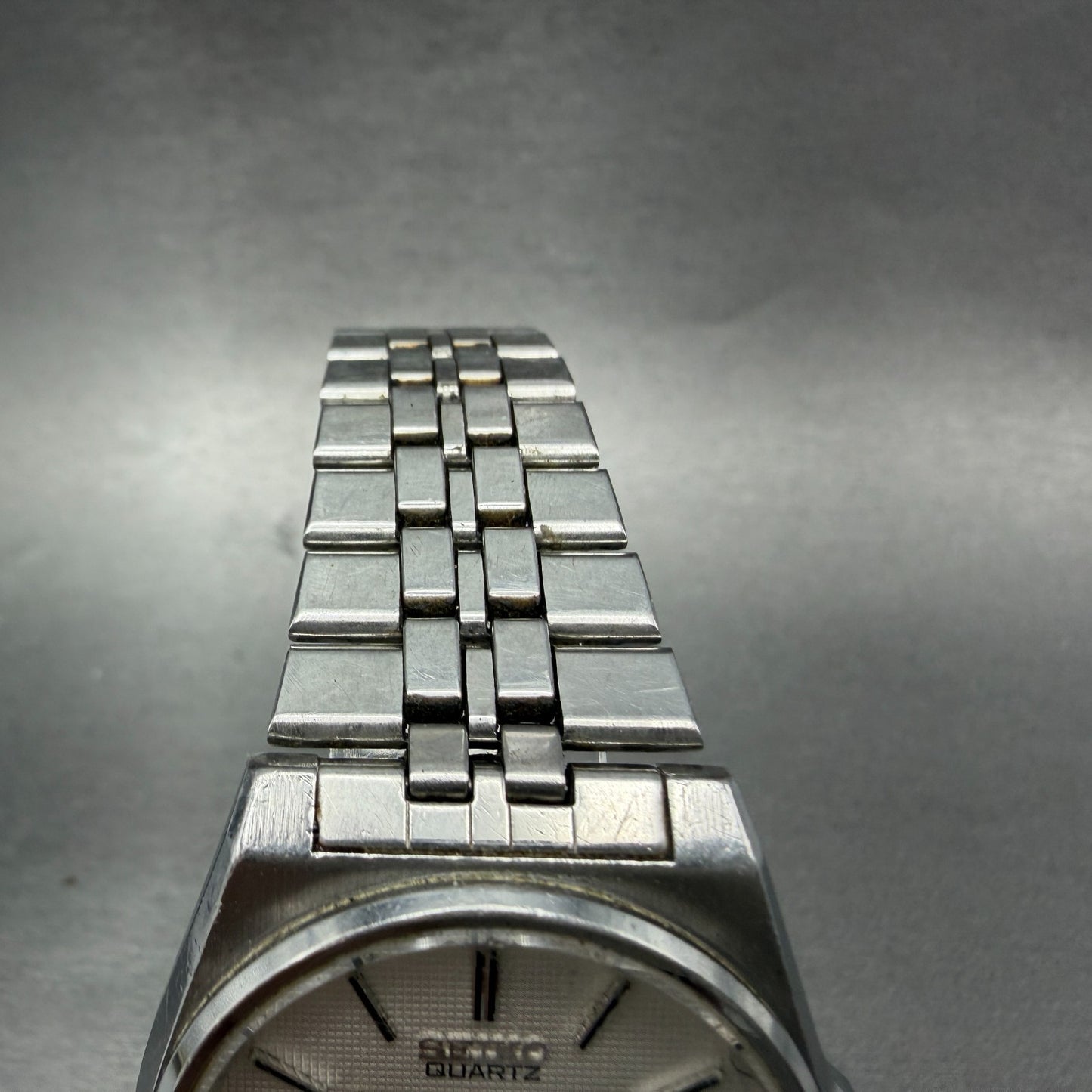 Seiko SQ 100 Watch Men 34mm White Dial Silver Tone READ Daydate 6923-8019 NewBat4