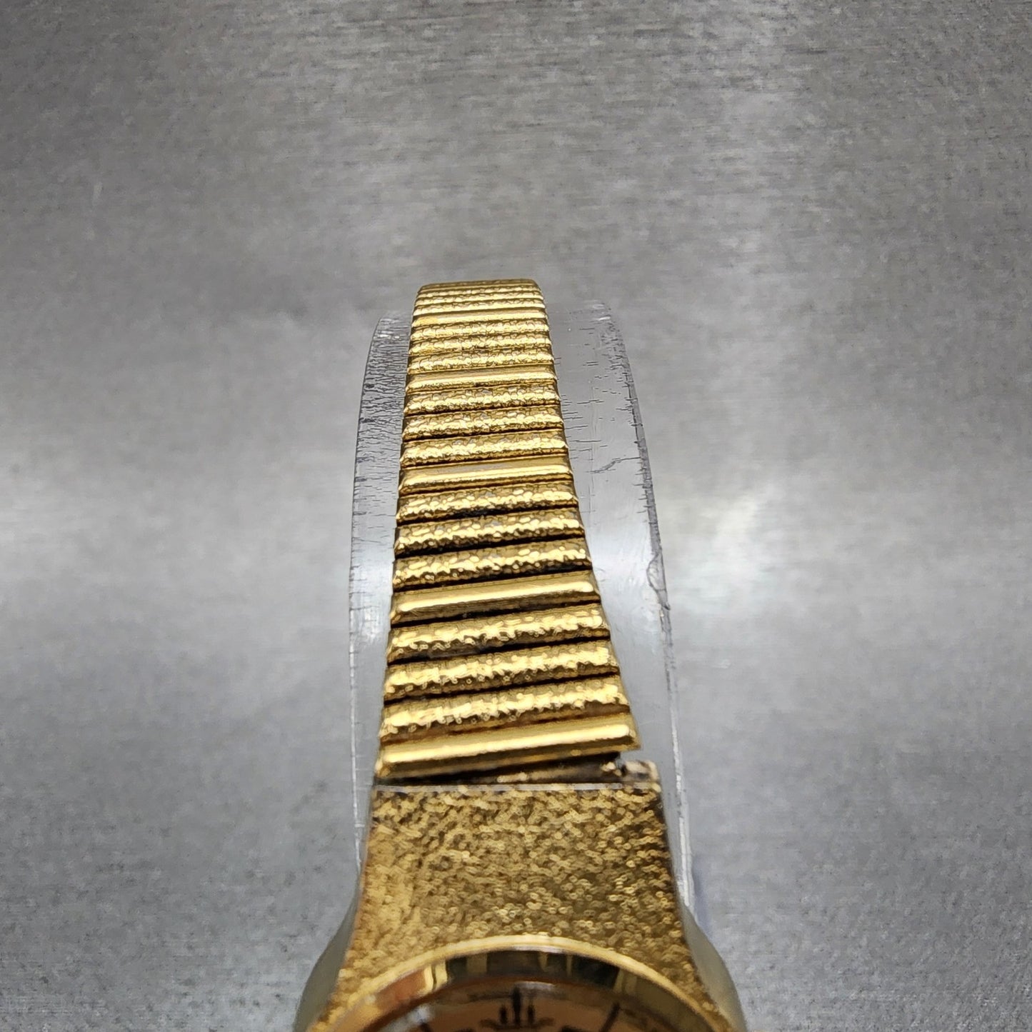 Seiko Galaxy Watch Women 20mm Black Dial Gold Tone 8y210030 New Battery4