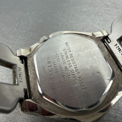 Seiko ALBA AKA Watch Women 33mm Red Dial Silver Tone Date V782-5A40 New Battery9