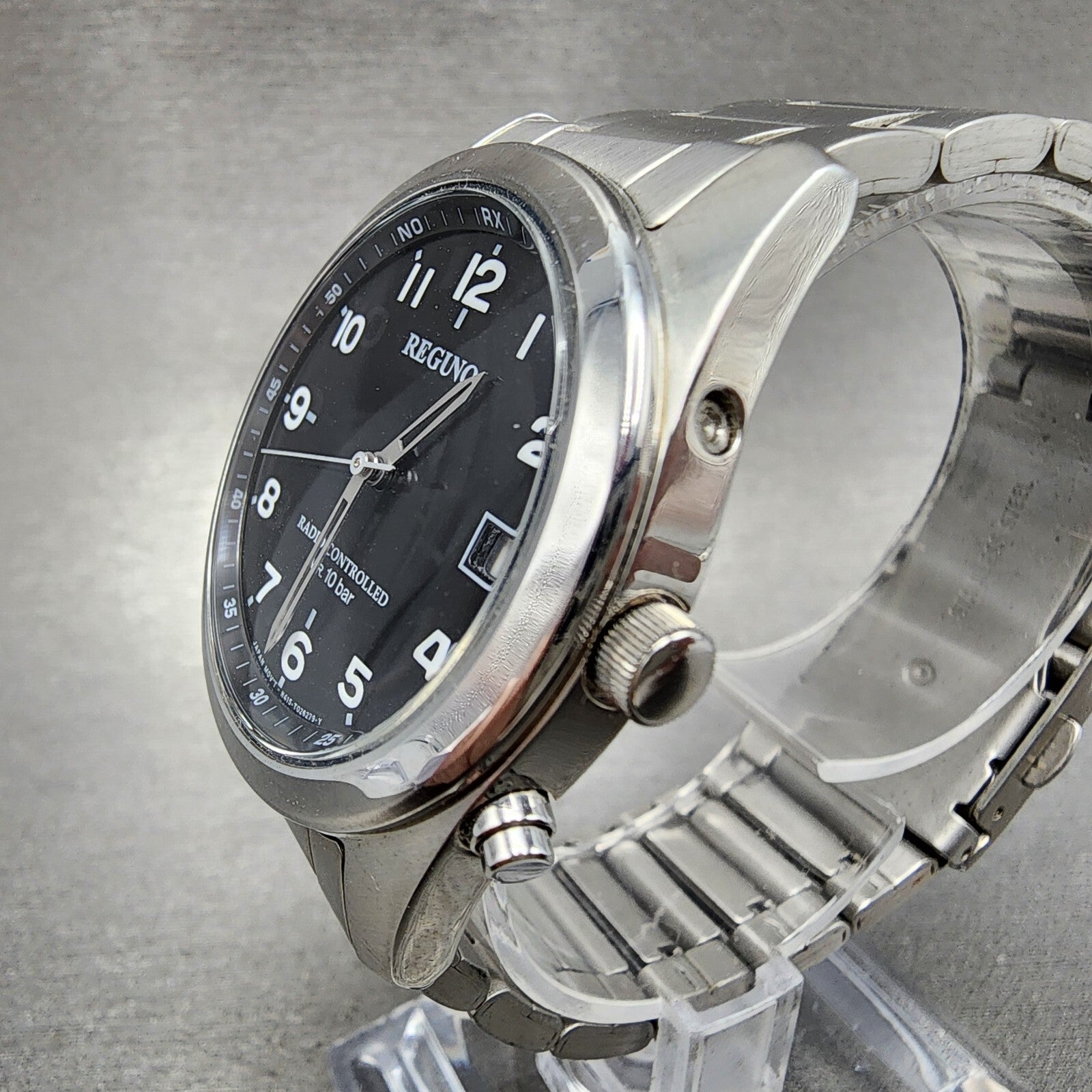 Reguno Watch Men 37mm Black Dial Silver Tone Date Solar H415T017274 Works4