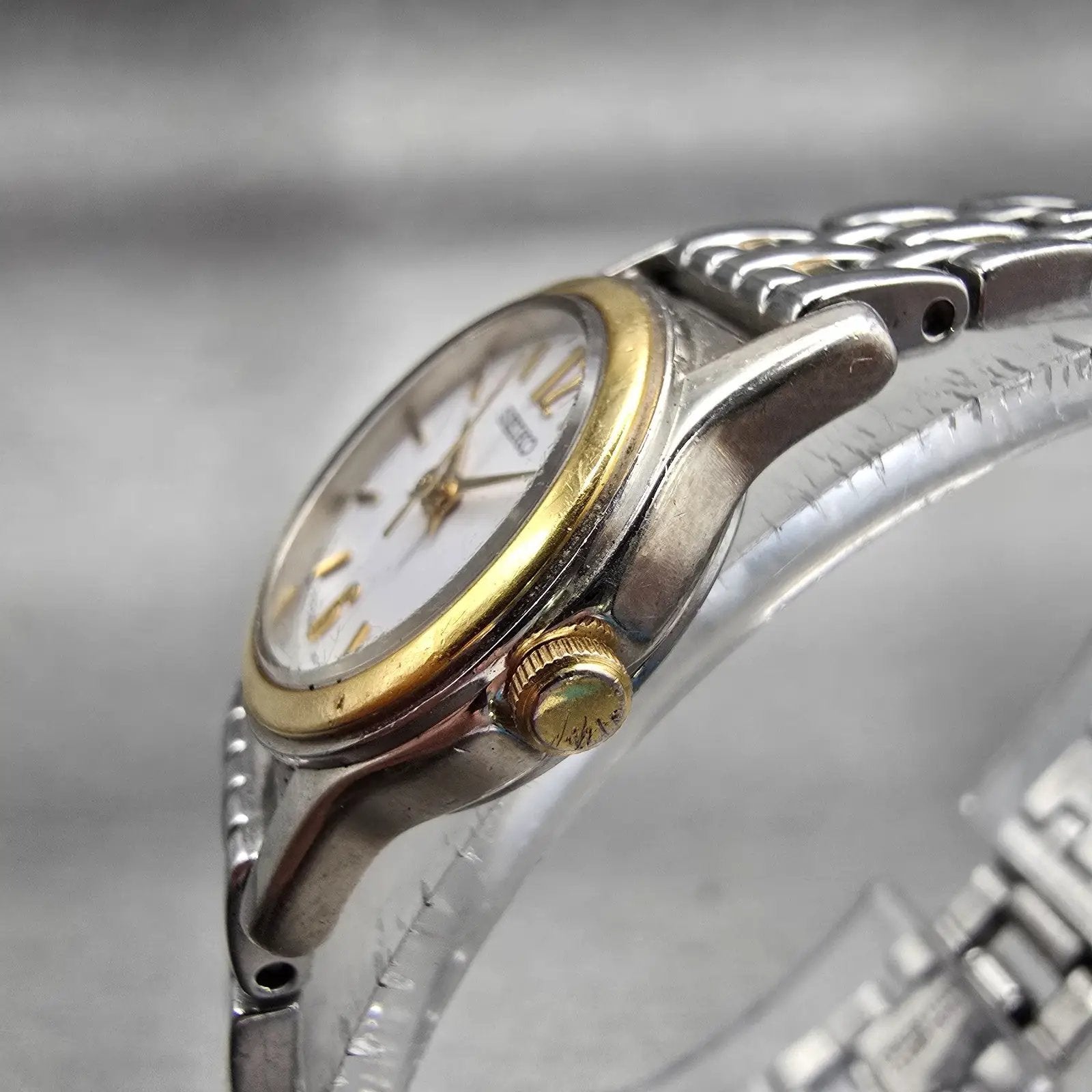 Seiko Watch Women 19mm White Dial Two Tone Round 1N01-0GD0 New Battery Vintage2