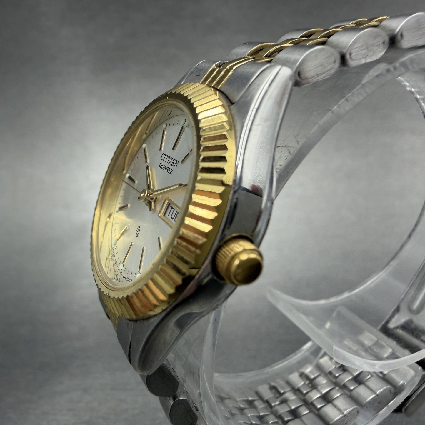 Citizen CQ Watch Women 25mm Silver Dial Two Tone Daydate 1002-R15119 New Batt FI2