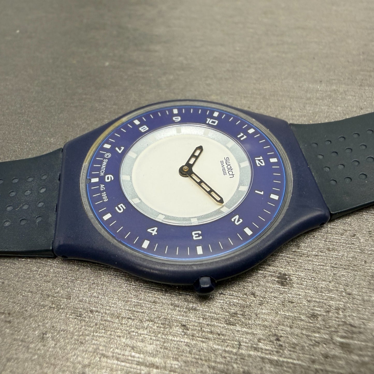 Swatch Skin Monoblue Watch Men 34mm White Dial Blue Tone Round SFN100 New Batt3
