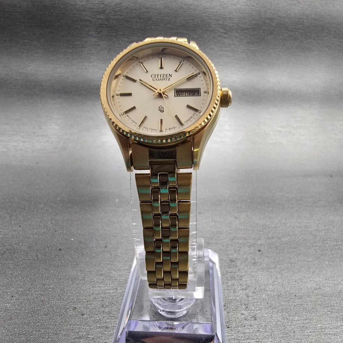 Citizen CQ Watch Women 25mm Champagne Dial Gold Tone Daydate 6000-914376 New Bat5