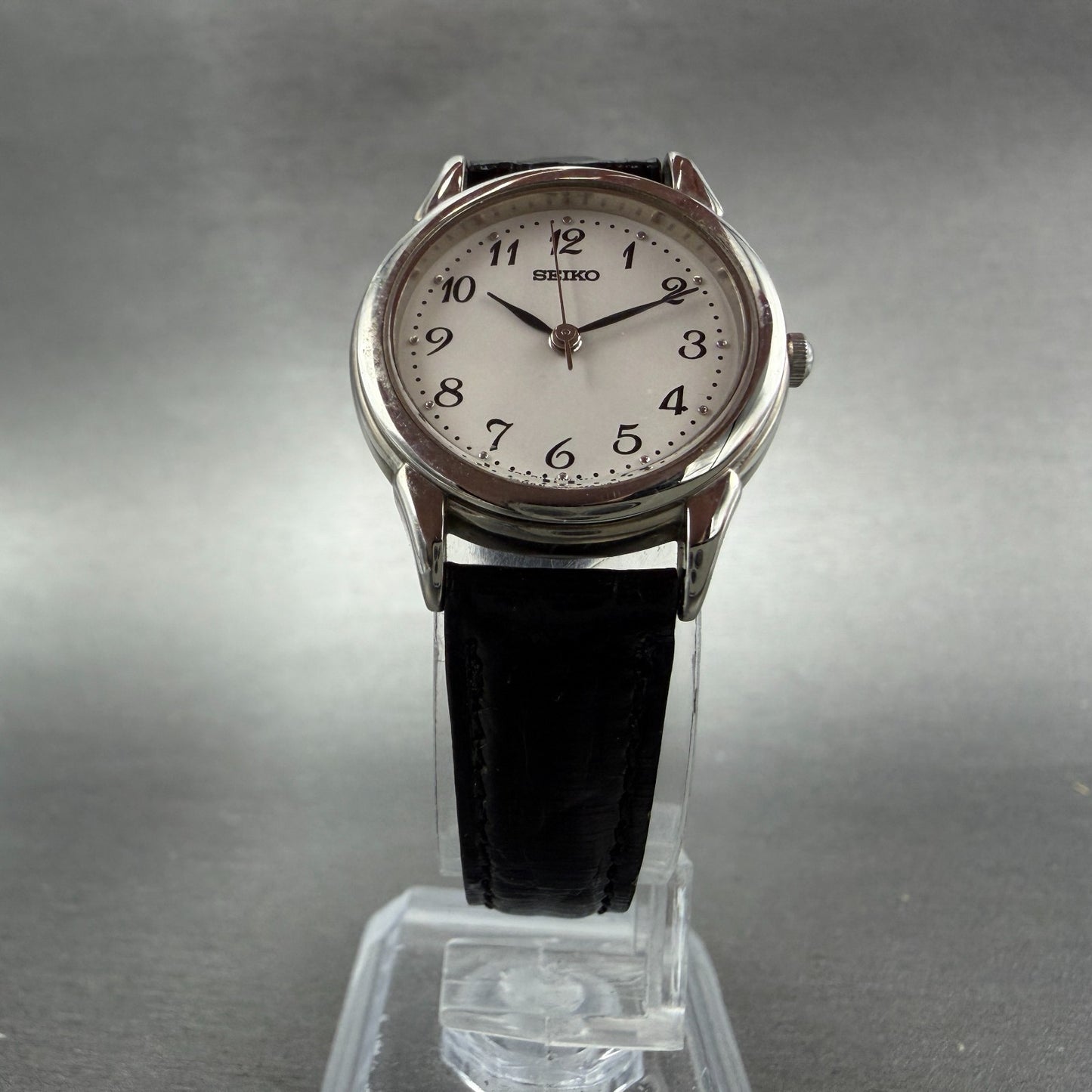 Seiko Watch Women 25mm White Dial Silver Tone Round 7n01-6880 New Battery5