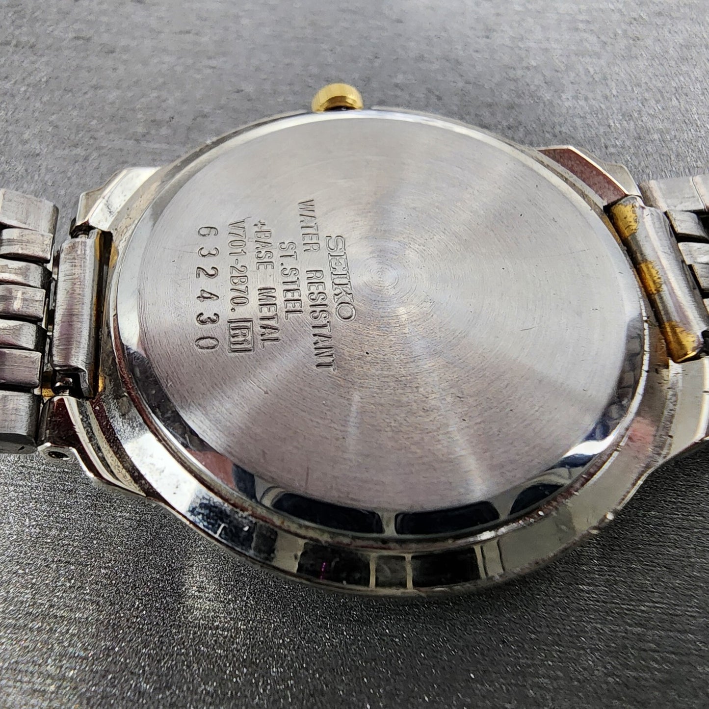Seiko Watch Men 32mm Black Dial Two Tone Round V701-2B70 New Battery