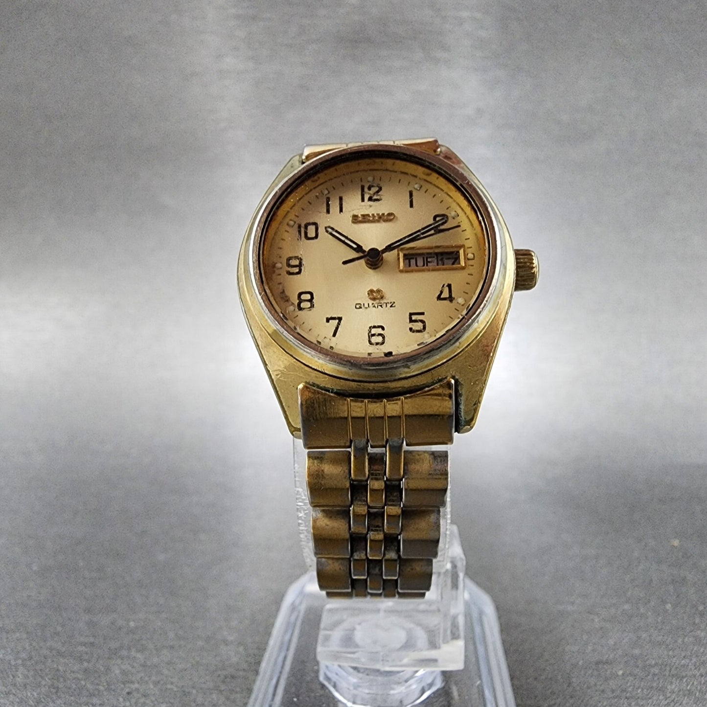 Seiko SQ Watch Women 25mm Champagne Dial Gold Dial Daydate 43030029 New Battery5