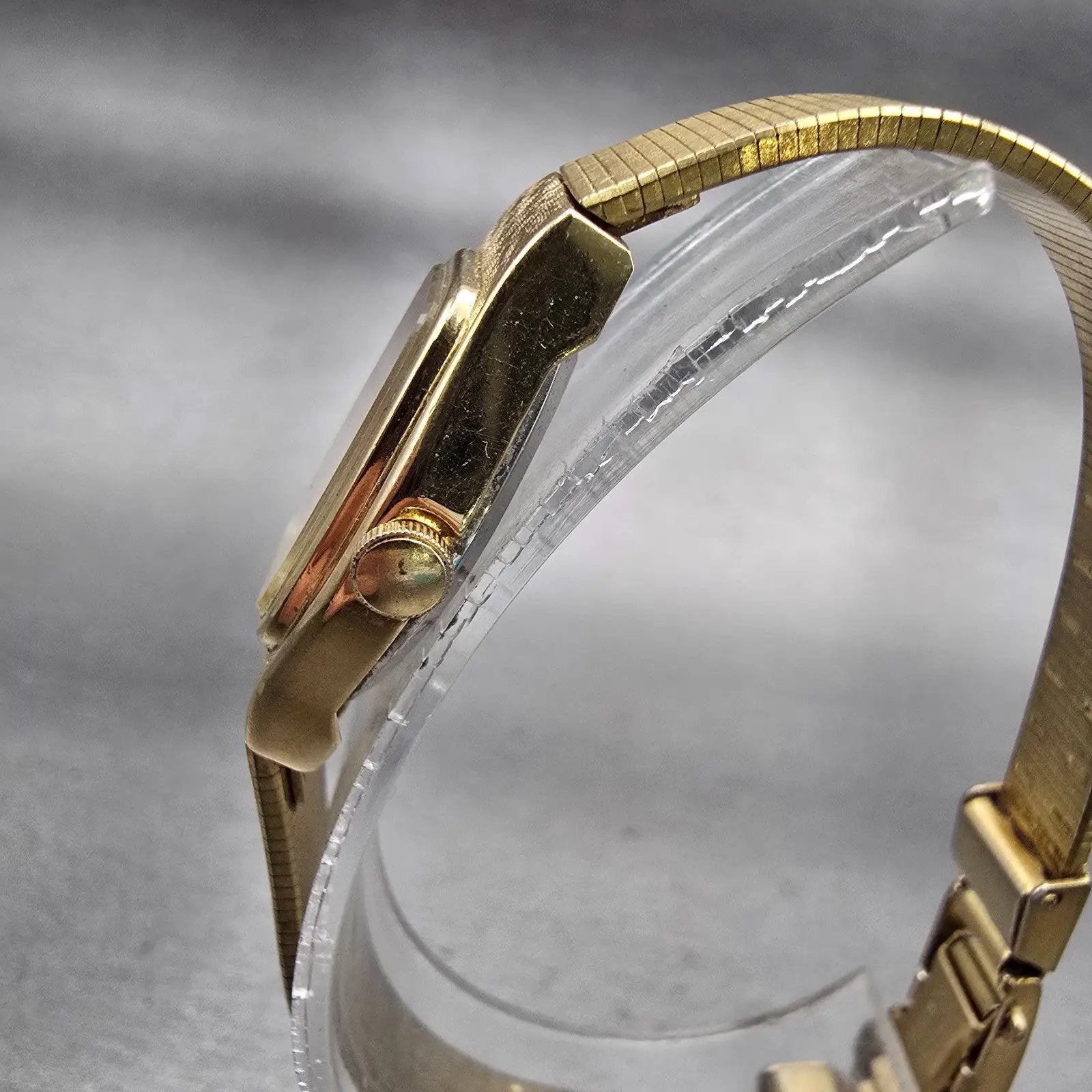Citizen CQ Watch Women 17mm Champagne Dial Gold Tone Oval 3220-S16881 New Batt2
