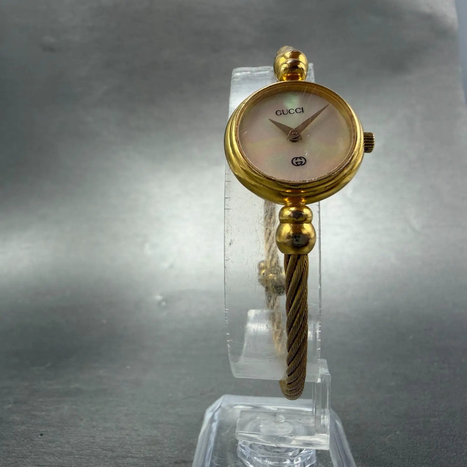 Gucci Watch Women 20mm MOP Dial Gold Plated Round Vintage 2700L New Battery5