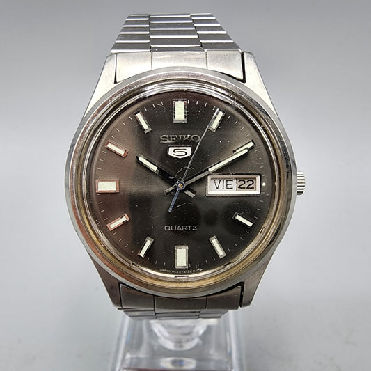 VTG Seiko 5 Watch Men 34mm Gray Dial Silver Tone Daydate Round 8C23-6010 New Bat