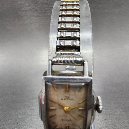 Seiko Purple Watch Women 14mm Cream dial Silver Tone Manual Wind Runs 5219