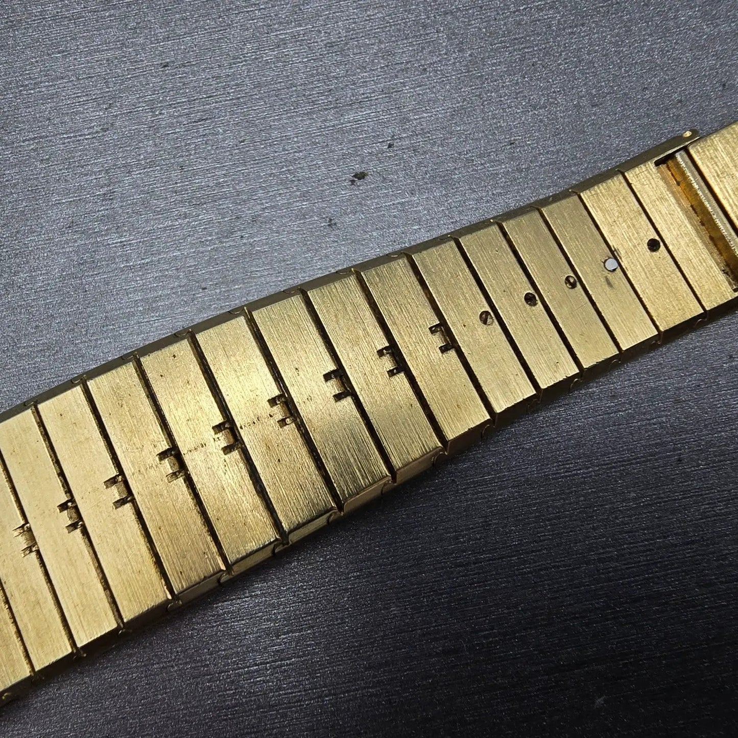 Bulova Tank Watch Men 24mm Black Dial Gold Tone Rectangle Diamond PARTS NO BACK15