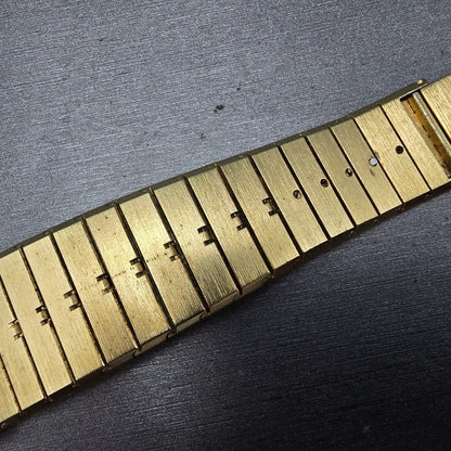 Bulova Tank Watch Men 24mm Black Dial Gold Tone Rectangle Diamond PARTS NO BACK15