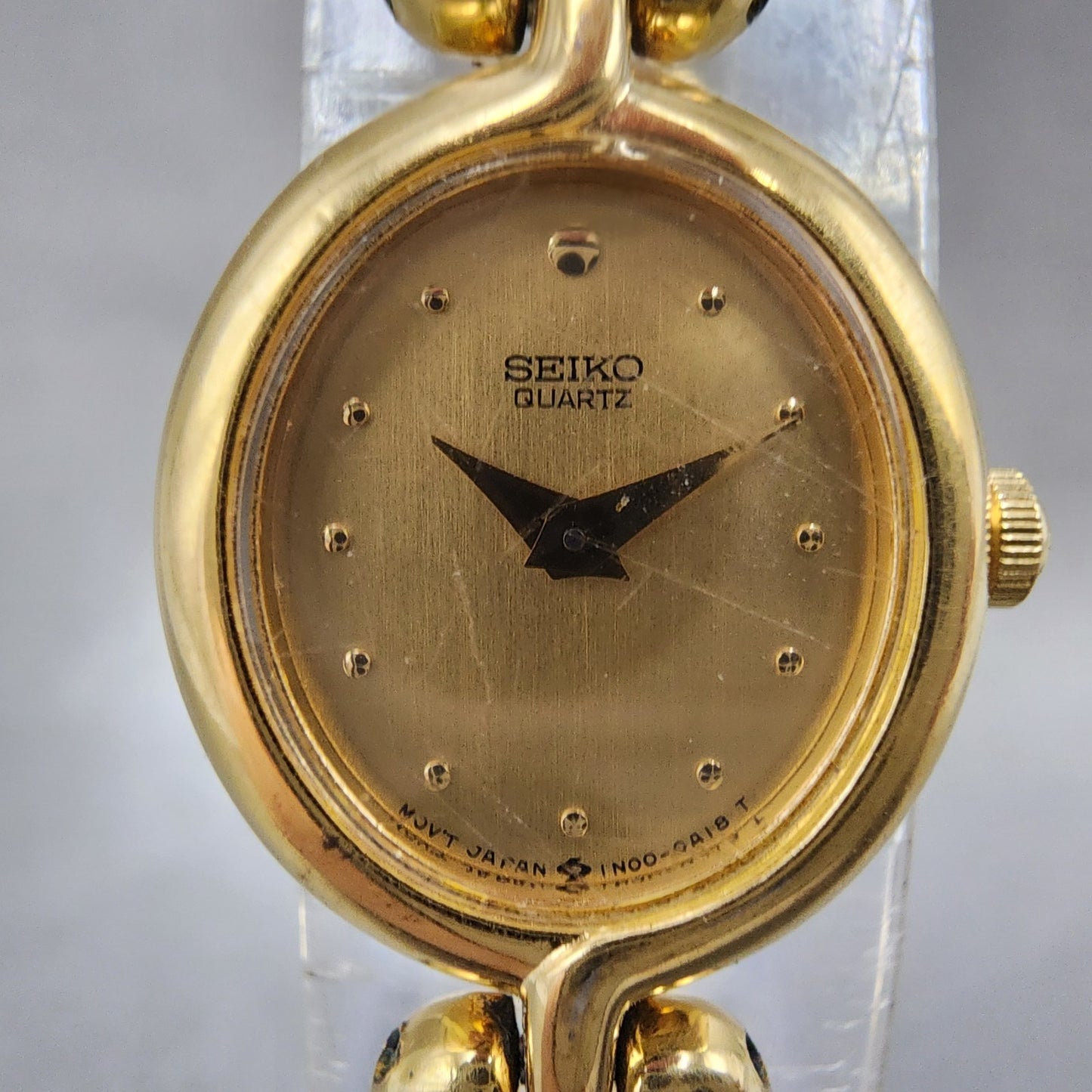 Seiko Watch Women 17mm Champagne Dial Gold Tone Oval 1n005a00 New Battery1