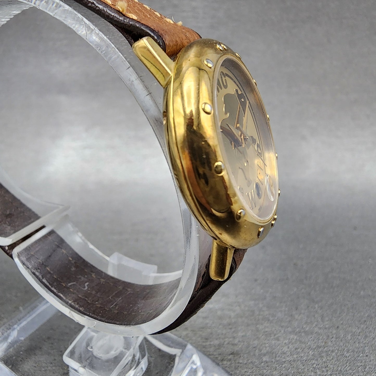 Hunting World Watch Women 27mm Gold Dial Gold Tone Date Round  New Battery3