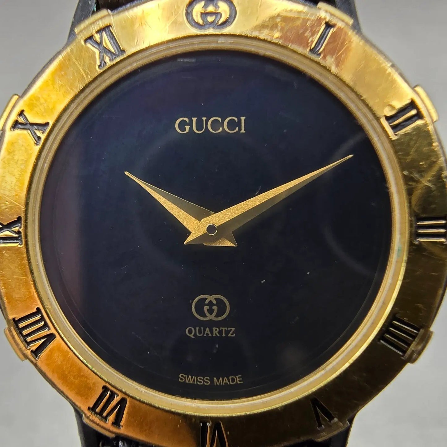 Gucci 3200L Watch Women 26mm Black Dial Black & Gold Tone Round New Battery1