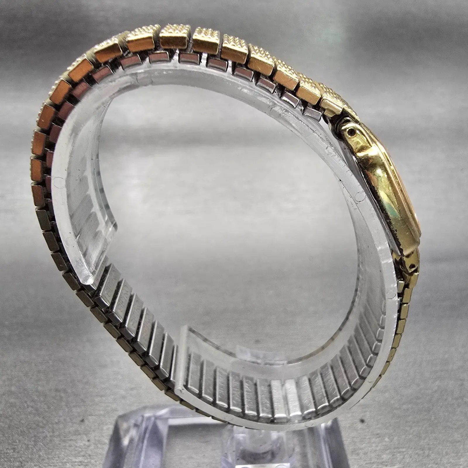 Seiko Watch Women 17mm Gold Dial Gold Tone Rectangle 2Y00-5B49 New Battery VTG F8