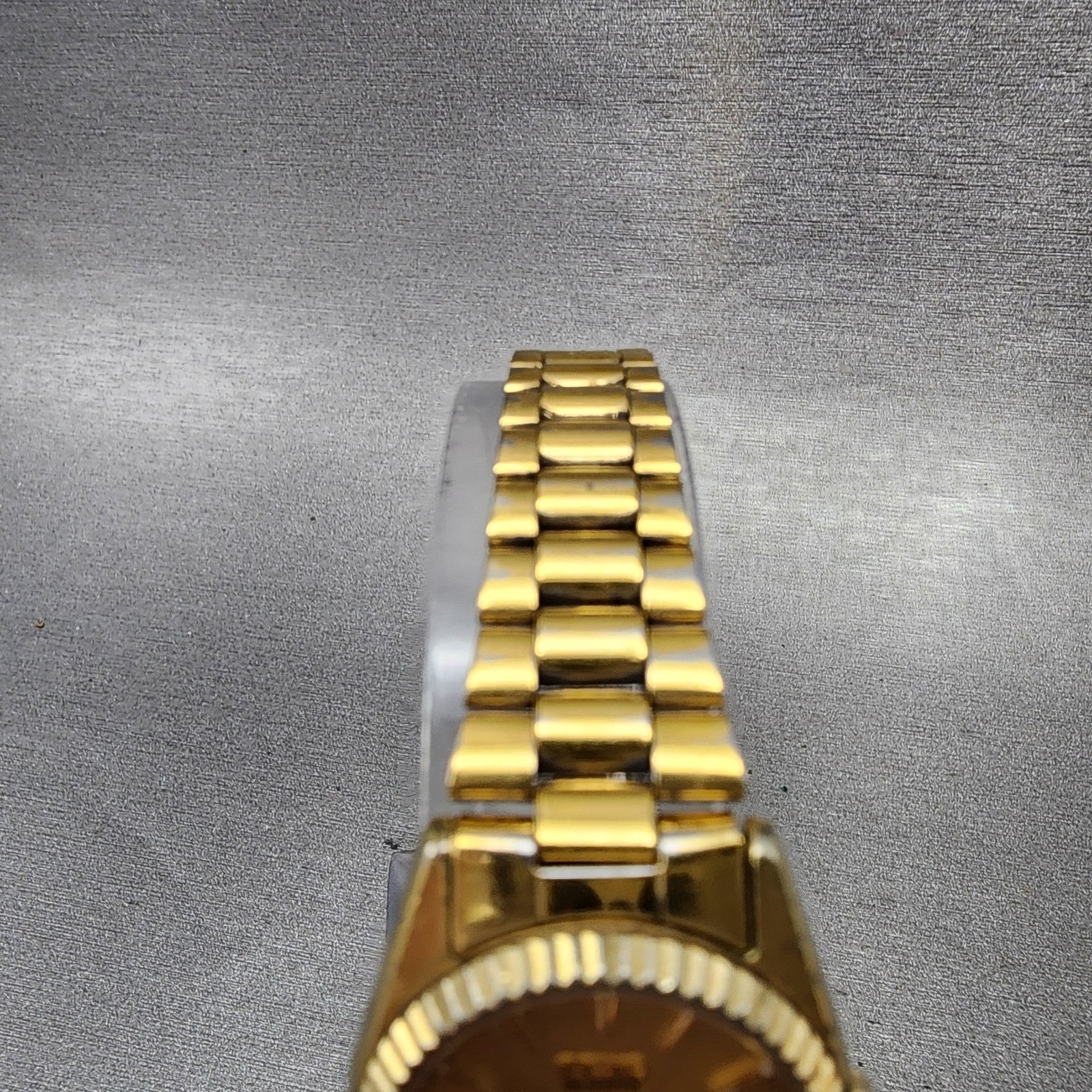 Seiko SQ Watch Women 24mm Champagne Dial Gold Tone Daydate 2a230030 New Battery4