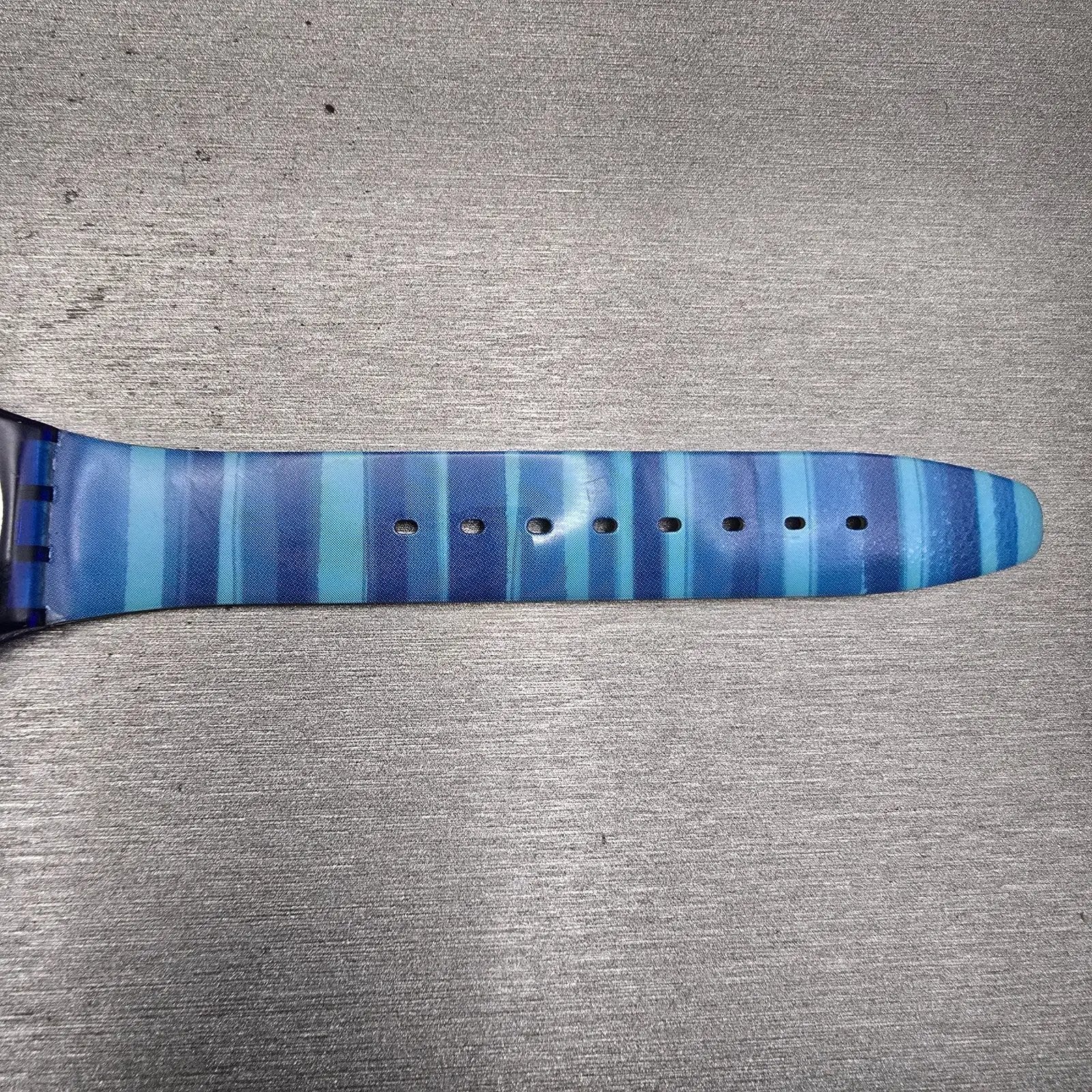 Swatch LINAJOLA Watch Men 34mm Blue Dial Blue Tone Round GN237 New Battery D12
