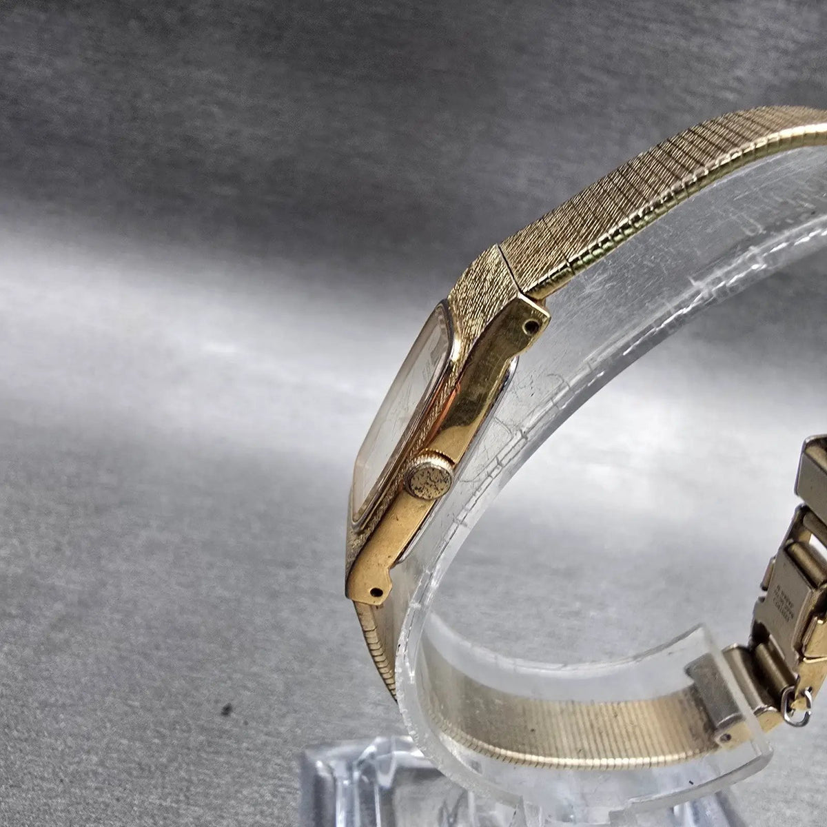 Seiko Watch Women 13mm Ivory Dial Gold Tone Rectangle 2E20-6139 New Battery2